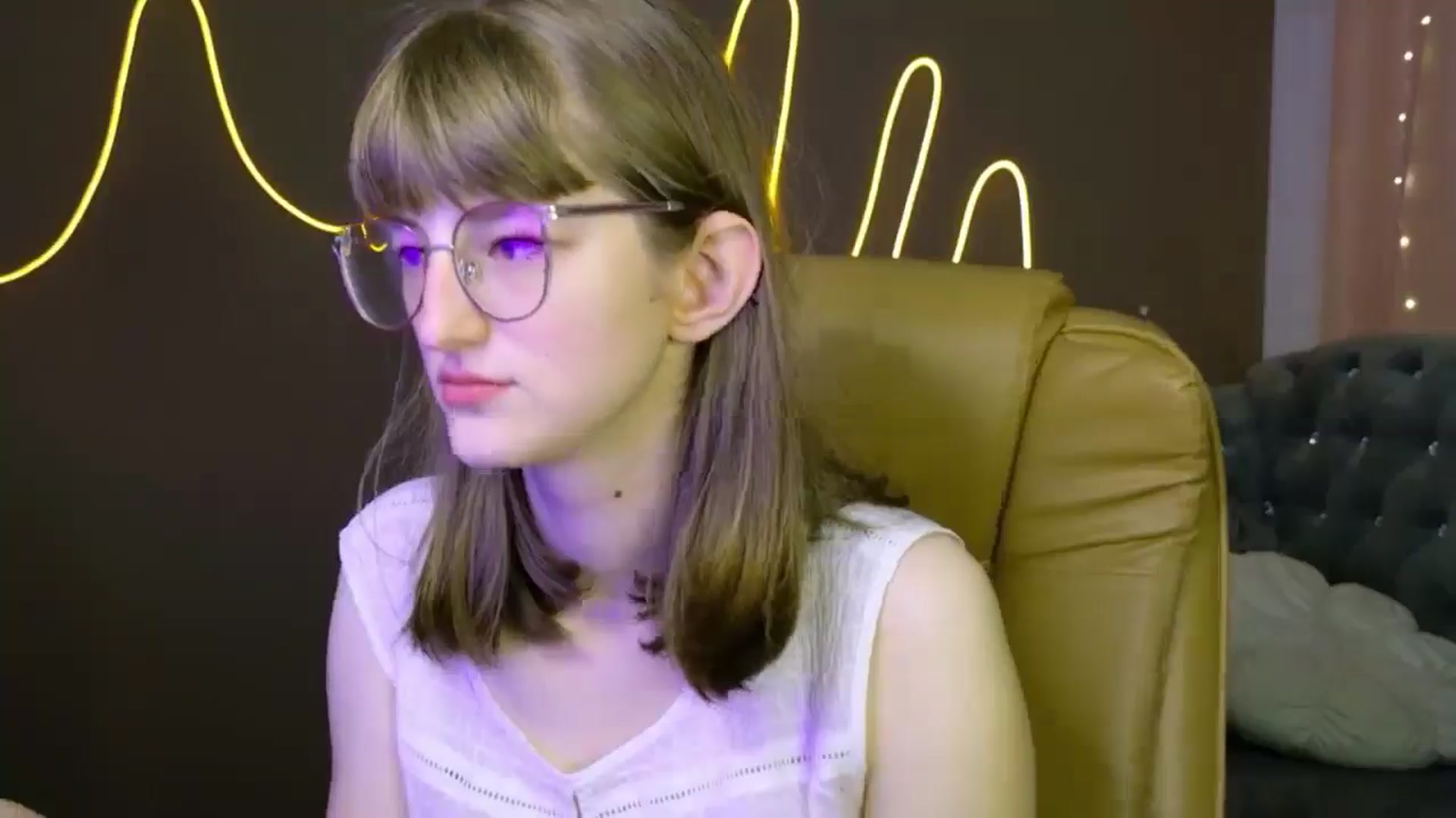 Gallery image thumbnail from EmyLure's myfreecams stream on, 09/07/2025, 15:52 image 16 of 20
