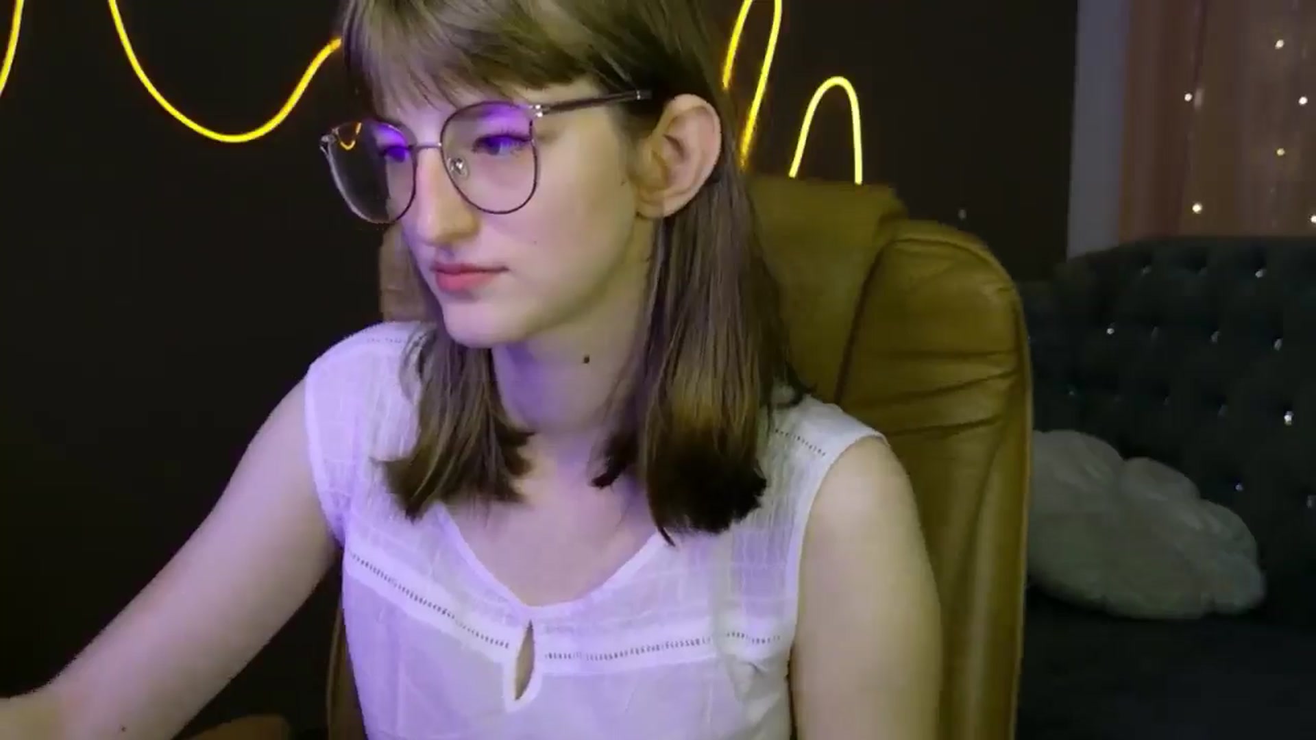 Gallery image thumbnail from EmyLure's myfreecams stream on, 09/07/2025, 15:52 image 5 of 20