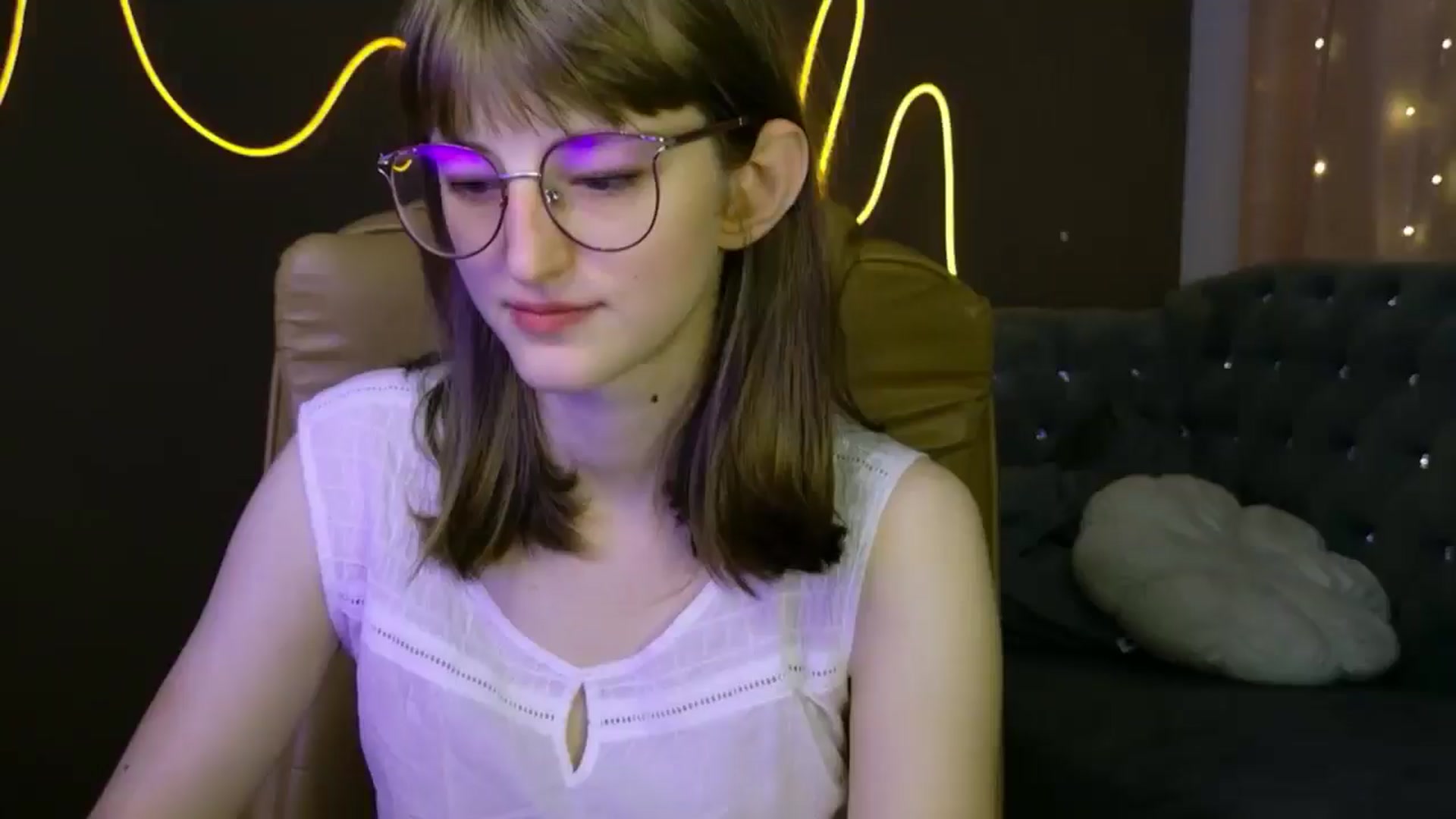 Gallery image thumbnail from EmyLure's myfreecams stream on, 09/07/2025, 15:52 image 1 of 20