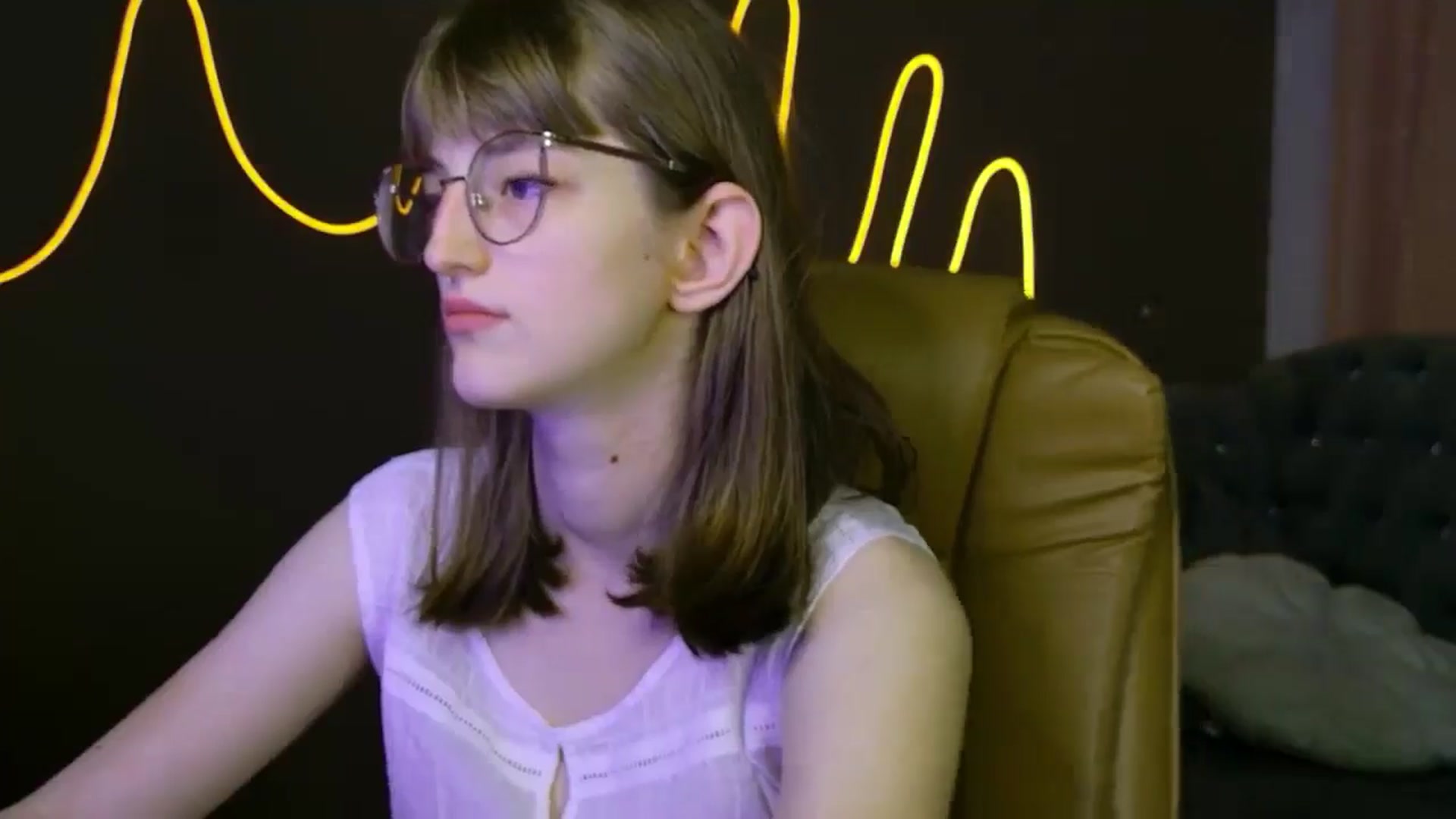 Gallery image thumbnail from EmyLure's myfreecams stream on, 09/07/2025, 15:52 image 9 of 20