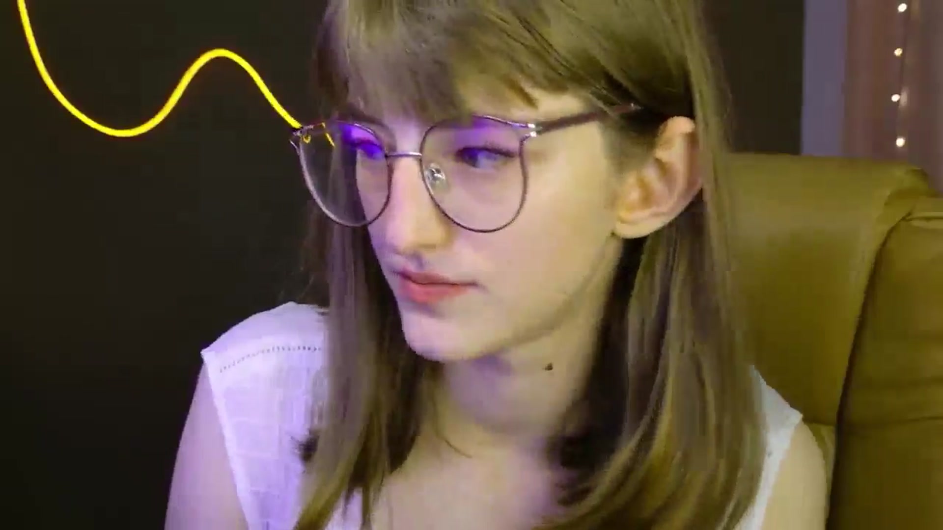 Gallery image thumbnail from EmyLure's myfreecams stream on, 09/07/2025, 17:11 image 14 of 20