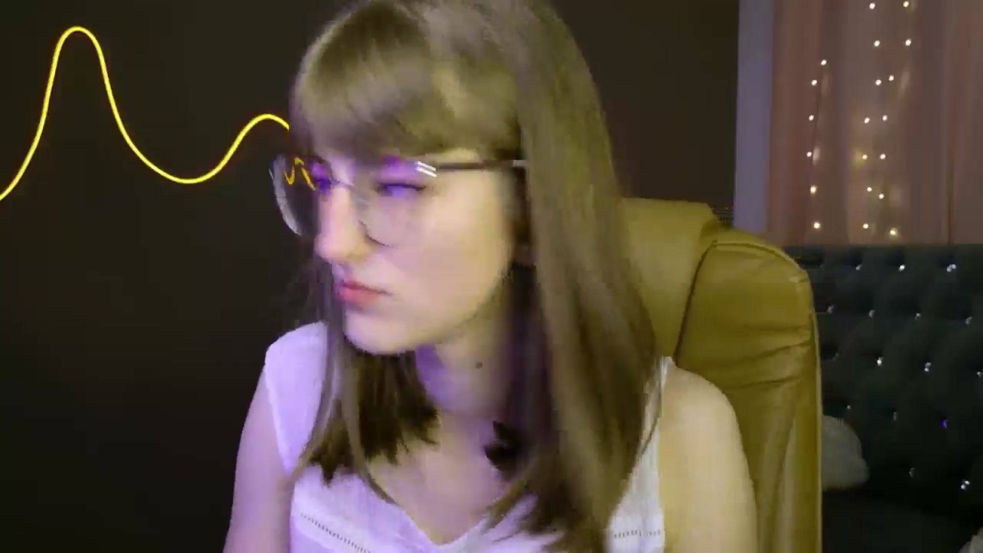 Gallery image thumbnail from EmyLure's myfreecams stream on, 09/07/2025, 18:01 image 2 of 20