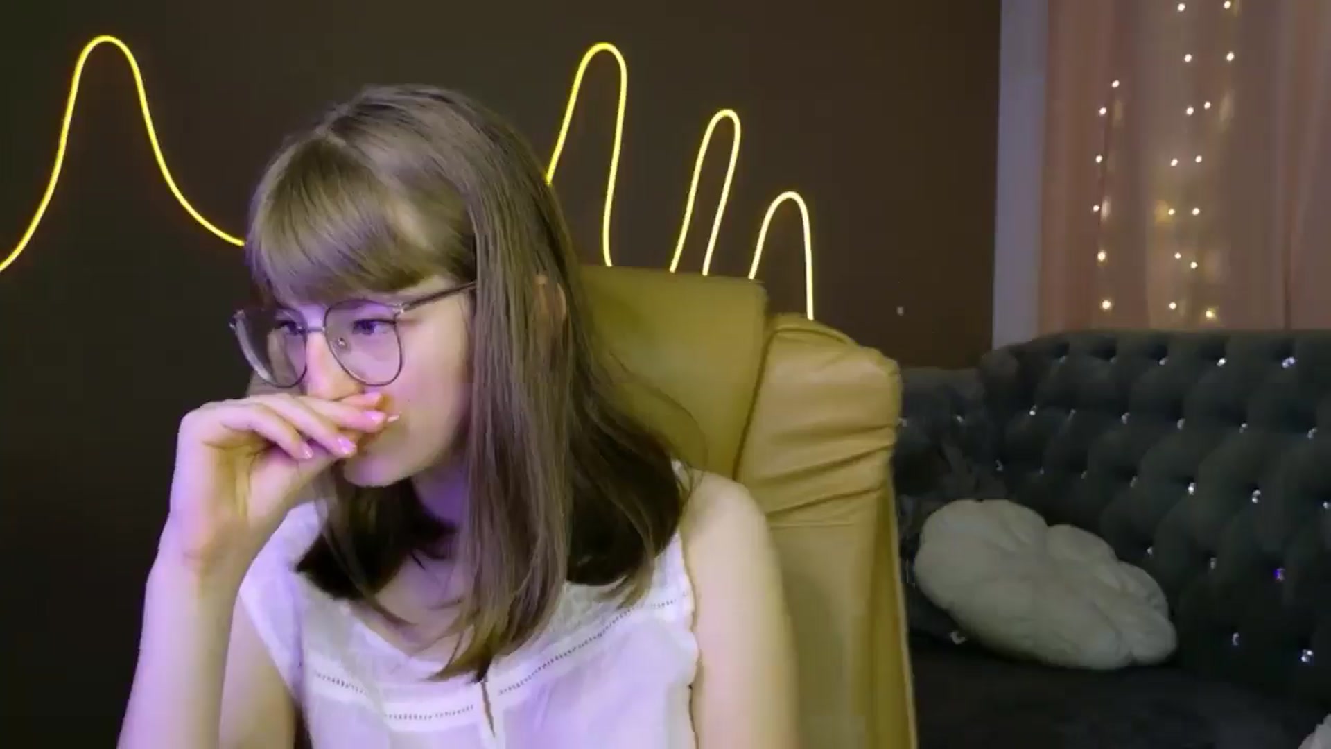 Gallery image thumbnail from EmyLure's myfreecams stream on, 09/07/2025, 18:01 image 5 of 20
