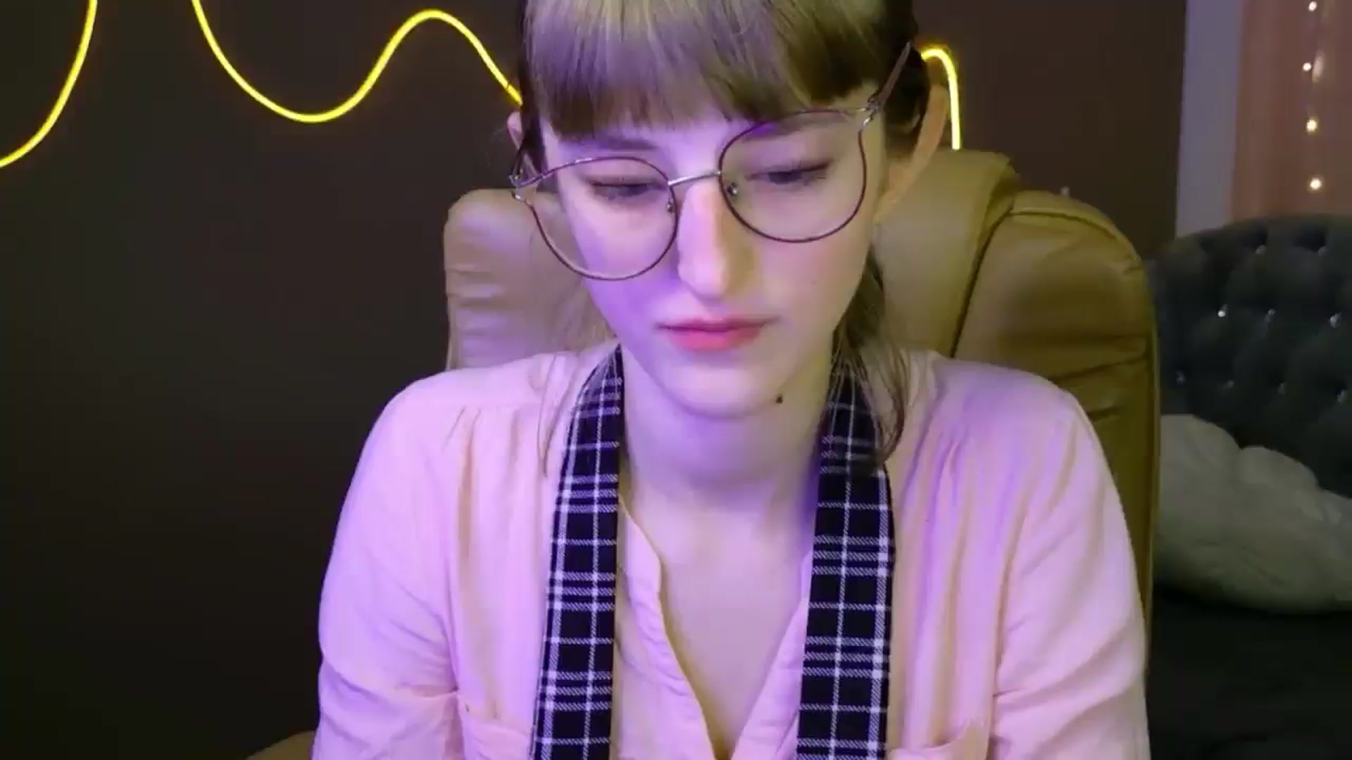 Gallery image thumbnail from EmyLure's myfreecams stream on, 09/07/2025, 19:51 image 1 of 20