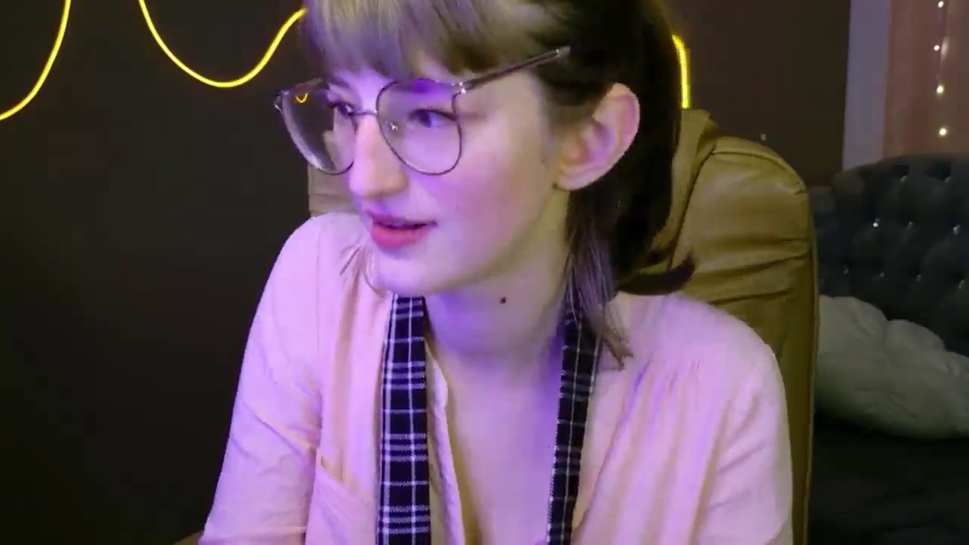 Gallery image thumbnail from EmyLure's myfreecams stream on, 09/07/2025, 19:51 image 12 of 20