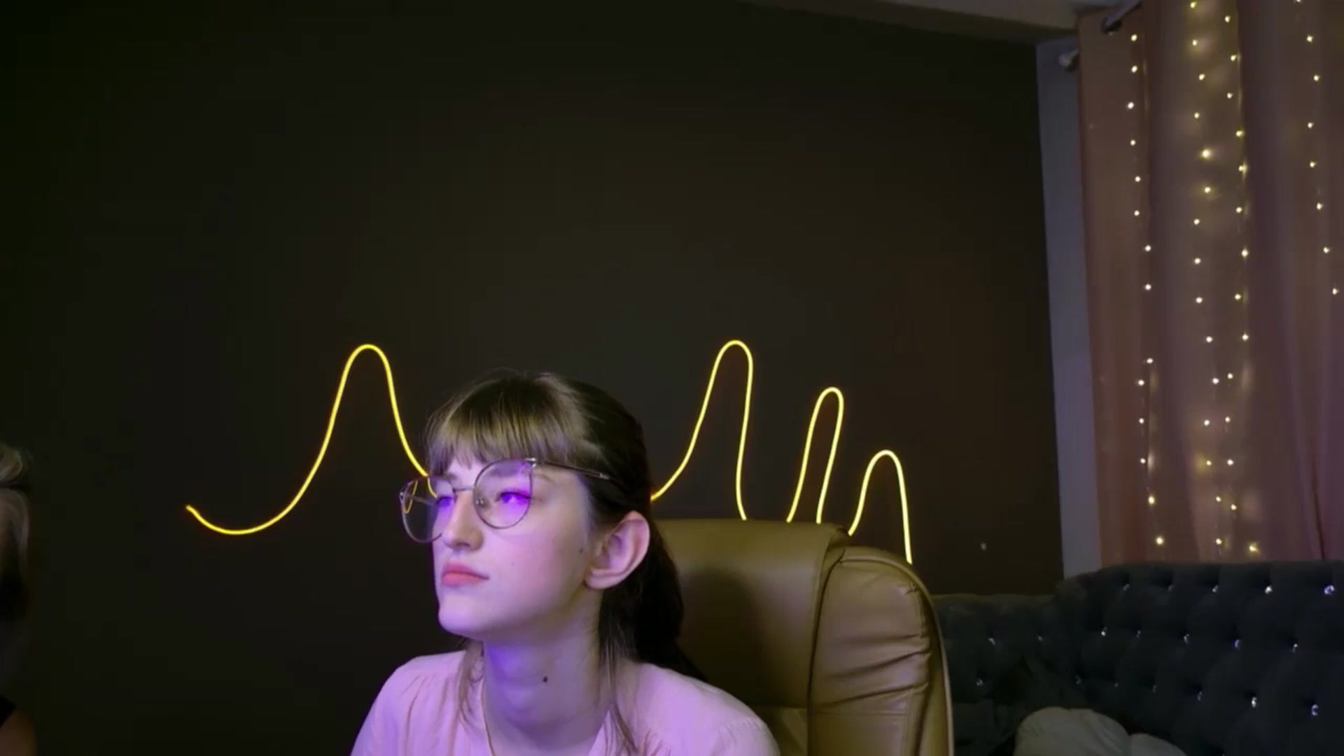 Gallery image thumbnail from EmyLure's myfreecams stream on, 09/07/2025, 21:18 image 8 of 20