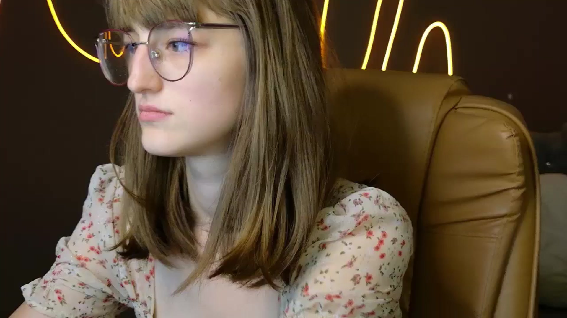Gallery image thumbnail from EmyLure's myfreecams stream on, 09/13/2025, 17:56 image 1 of 20