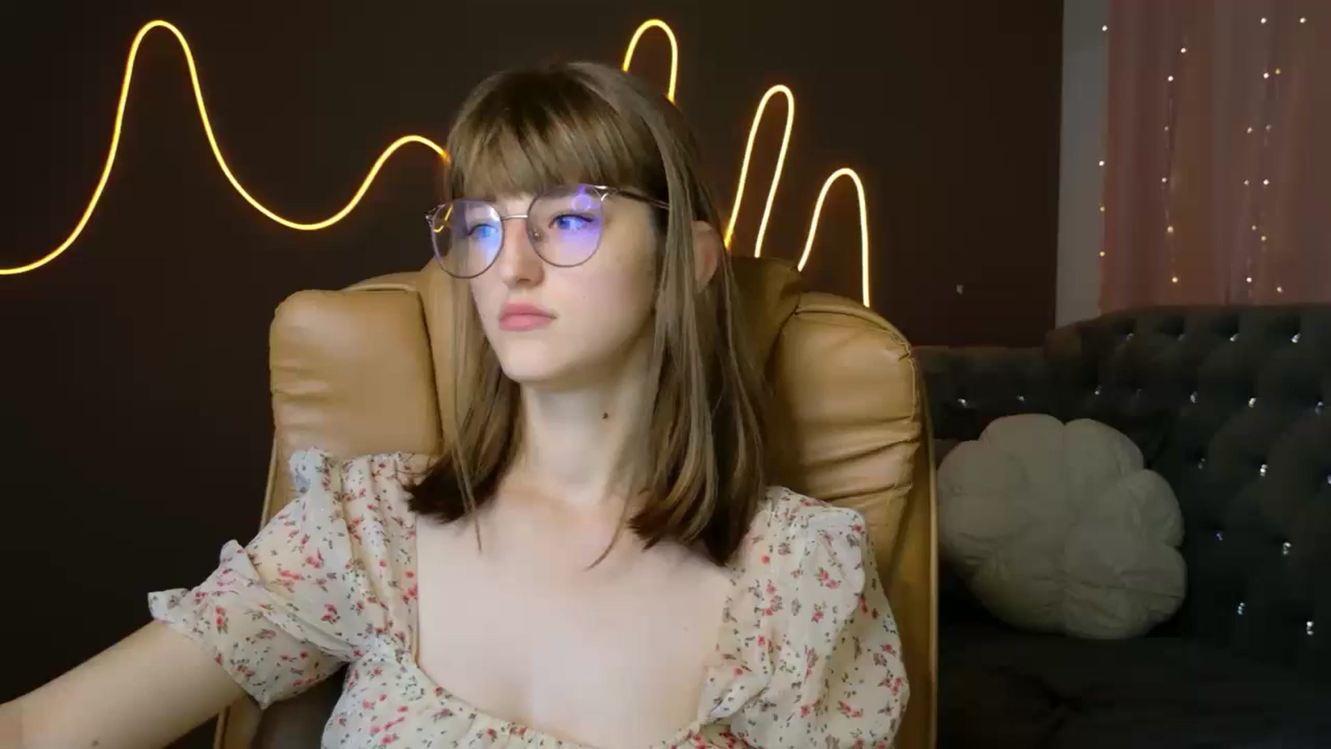 Gallery image thumbnail from EmyLure's myfreecams stream on, 09/13/2025, 17:56 image 19 of 20