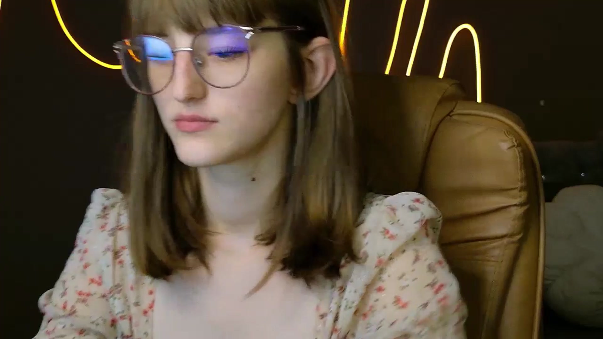 Gallery image thumbnail from EmyLure's myfreecams stream on, 09/13/2025, 17:56 image 6 of 20