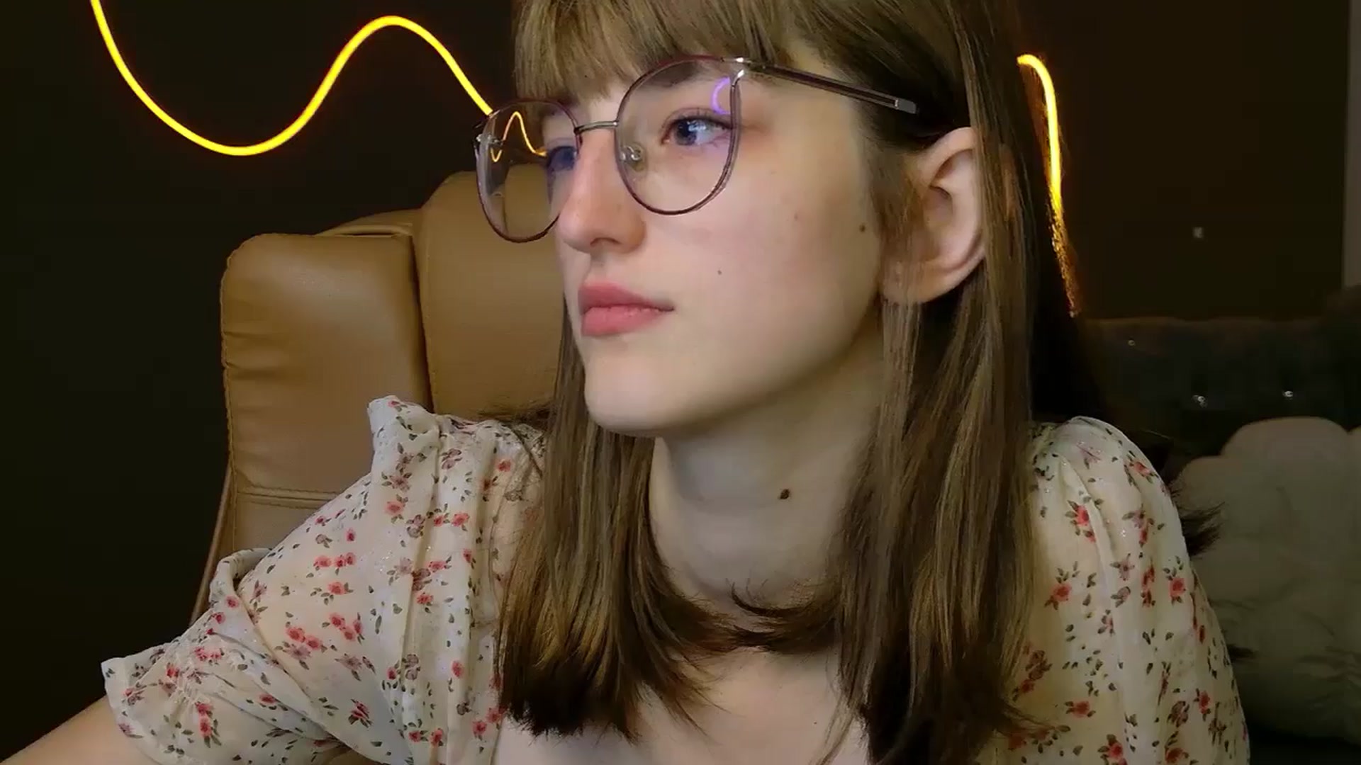 Gallery image thumbnail from EmyLure's myfreecams stream on, 09/13/2025, 17:56 image 14 of 20