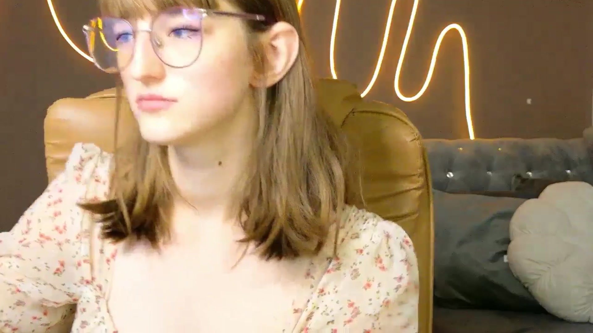 Gallery image thumbnail from EmyLure's myfreecams stream on, 09/13/2025, 17:56 image 12 of 20
