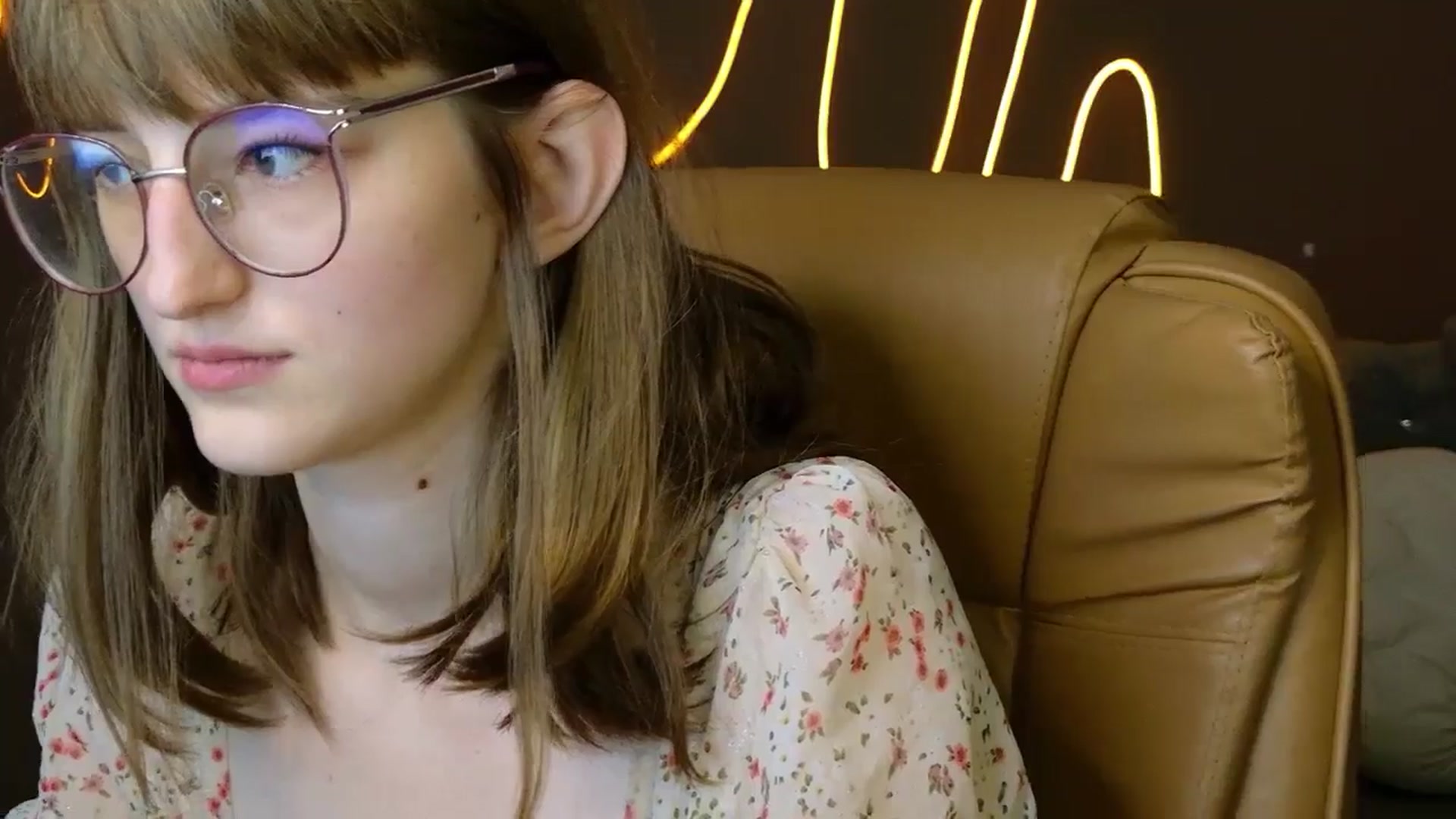 Gallery image thumbnail from EmyLure's myfreecams stream on, 09/13/2025, 17:56 image 3 of 20