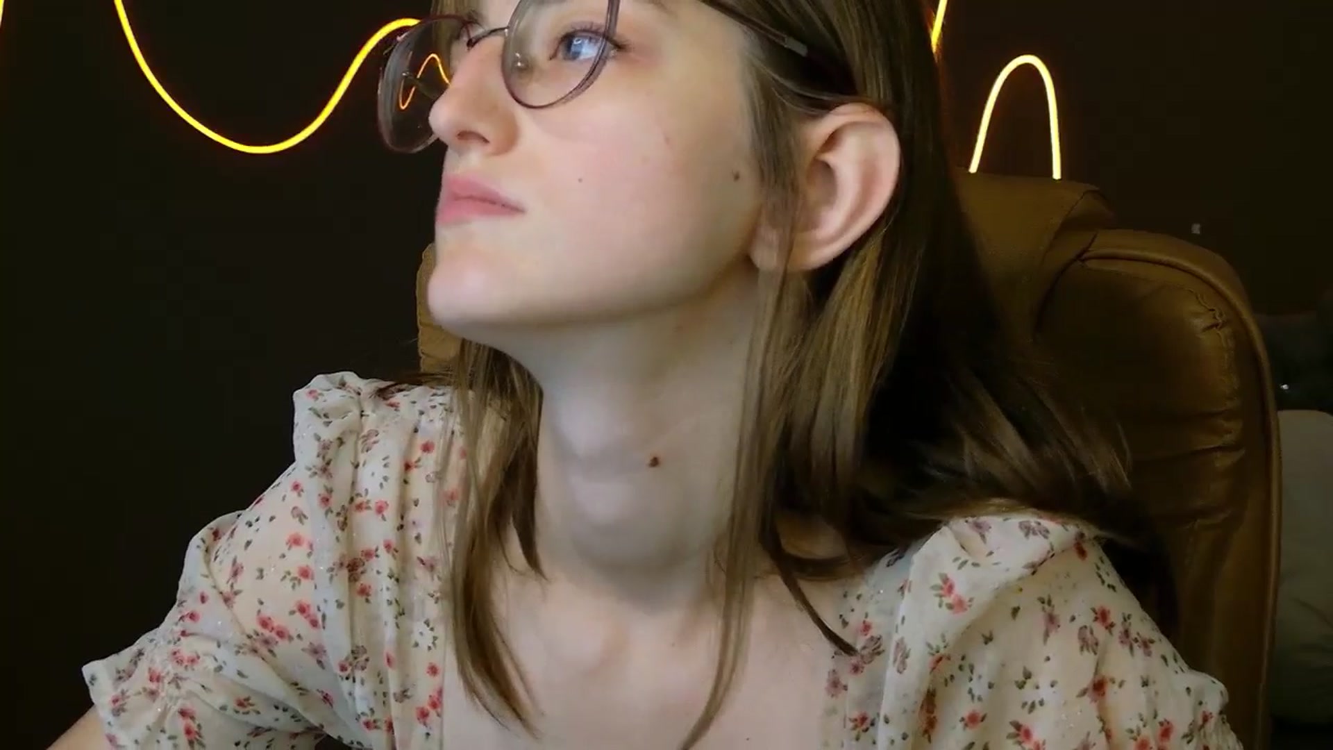 Gallery image thumbnail from EmyLure's myfreecams stream on, 09/13/2025, 17:56 image 2 of 20
