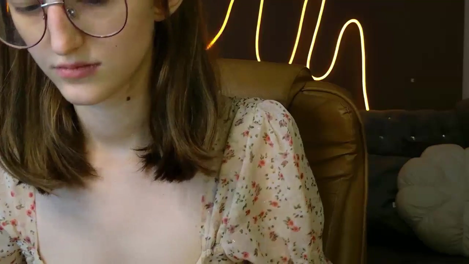 Gallery image thumbnail from EmyLure's myfreecams stream on, 09/13/2025, 17:56 image 13 of 20