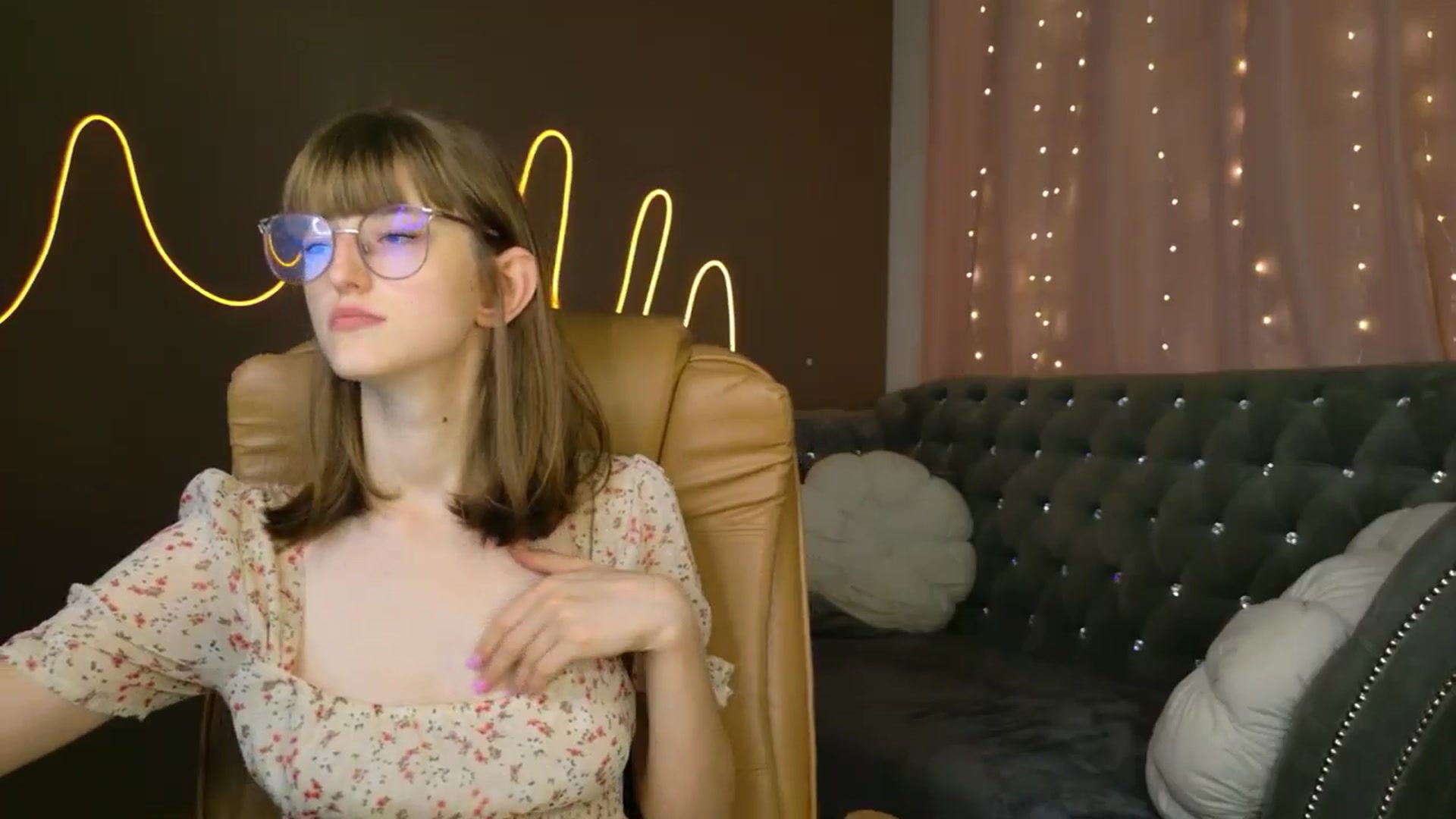 Gallery image thumbnail from EmyLure's myfreecams stream on, 09/14/2025, 18:15 image 3 of 20