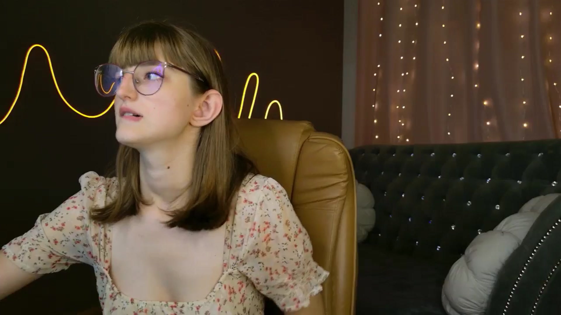 Gallery image thumbnail from EmyLure's myfreecams stream on, 09/14/2025, 18:15 image 7 of 20