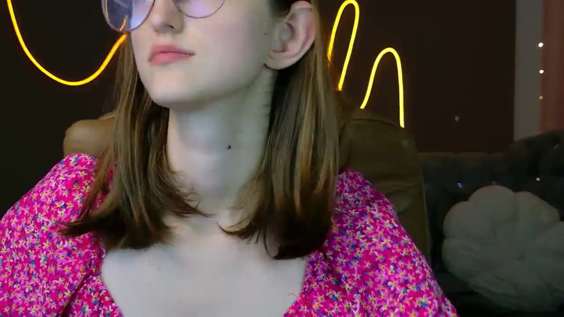 Gallery image thumbnail from EmyLure's myfreecams stream on, 09/16/2025, 16:33 image 19 of 20