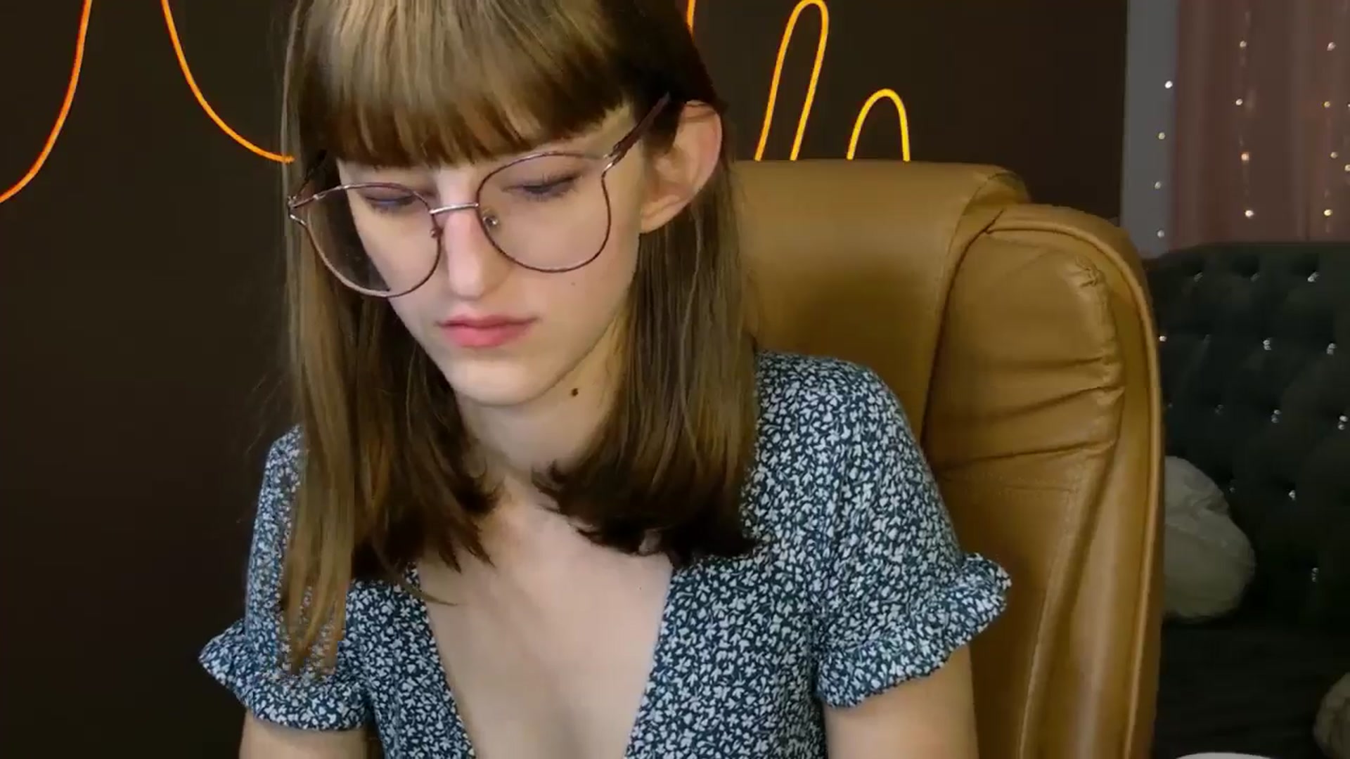 Gallery image thumbnail from EmyLure's myfreecams stream on, 09/21/2025, 17:04 image 14 of 20