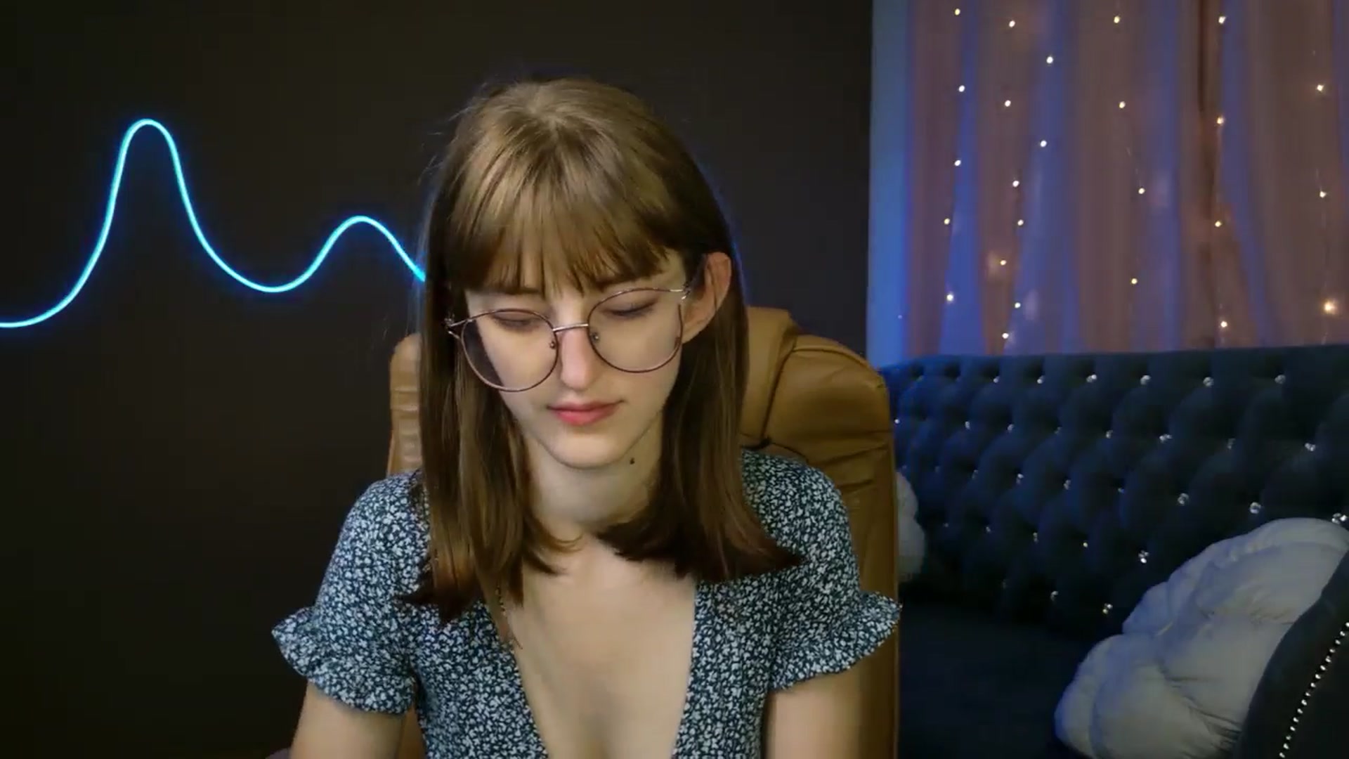 Gallery image thumbnail from EmyLure's myfreecams stream on, 09/23/2025, 16:10 image 6 of 20