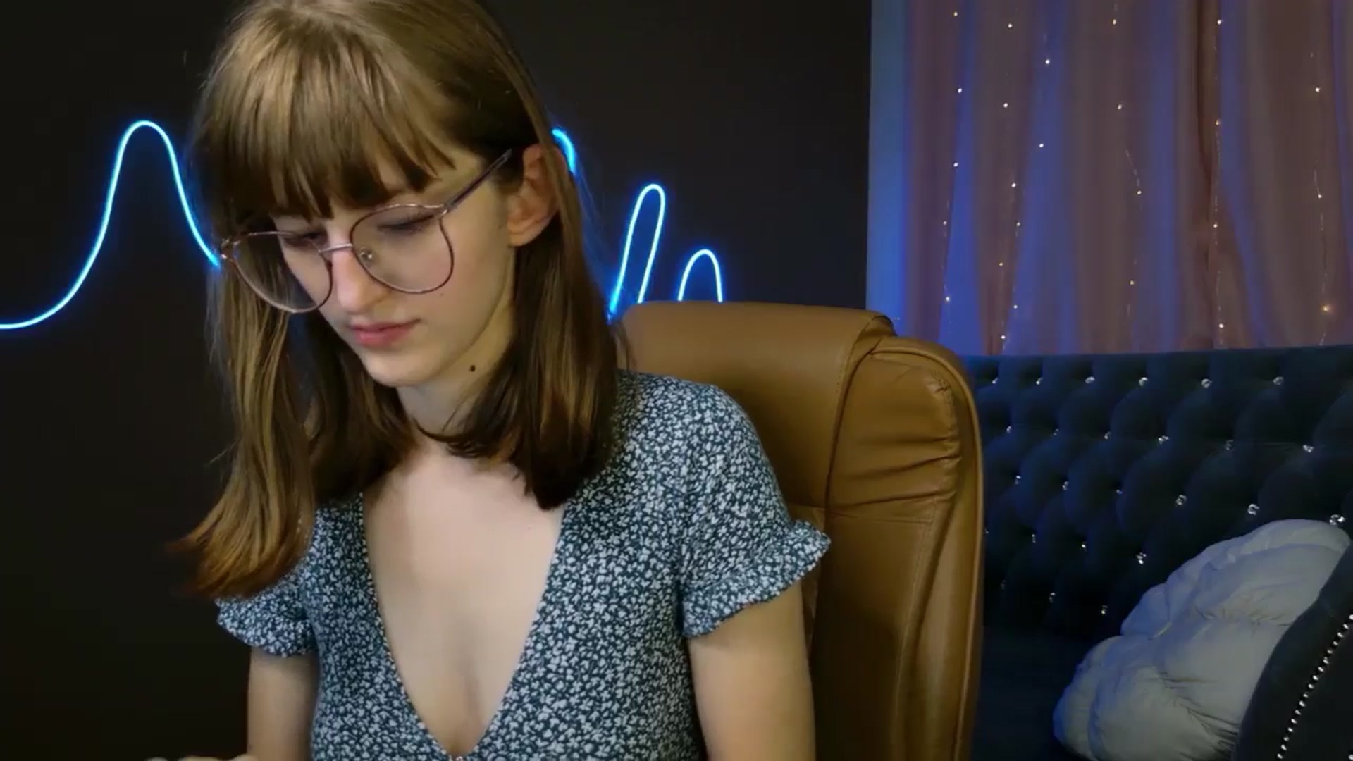 Gallery image thumbnail from EmyLure's myfreecams stream on, 09/23/2025, 16:10 image 20 of 20