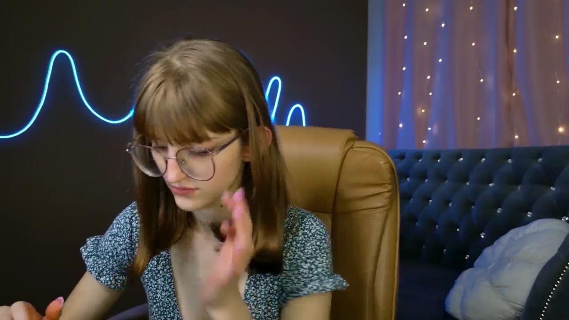 Gallery image thumbnail from EmyLure's myfreecams stream on, 09/23/2025, 16:10 image 8 of 20