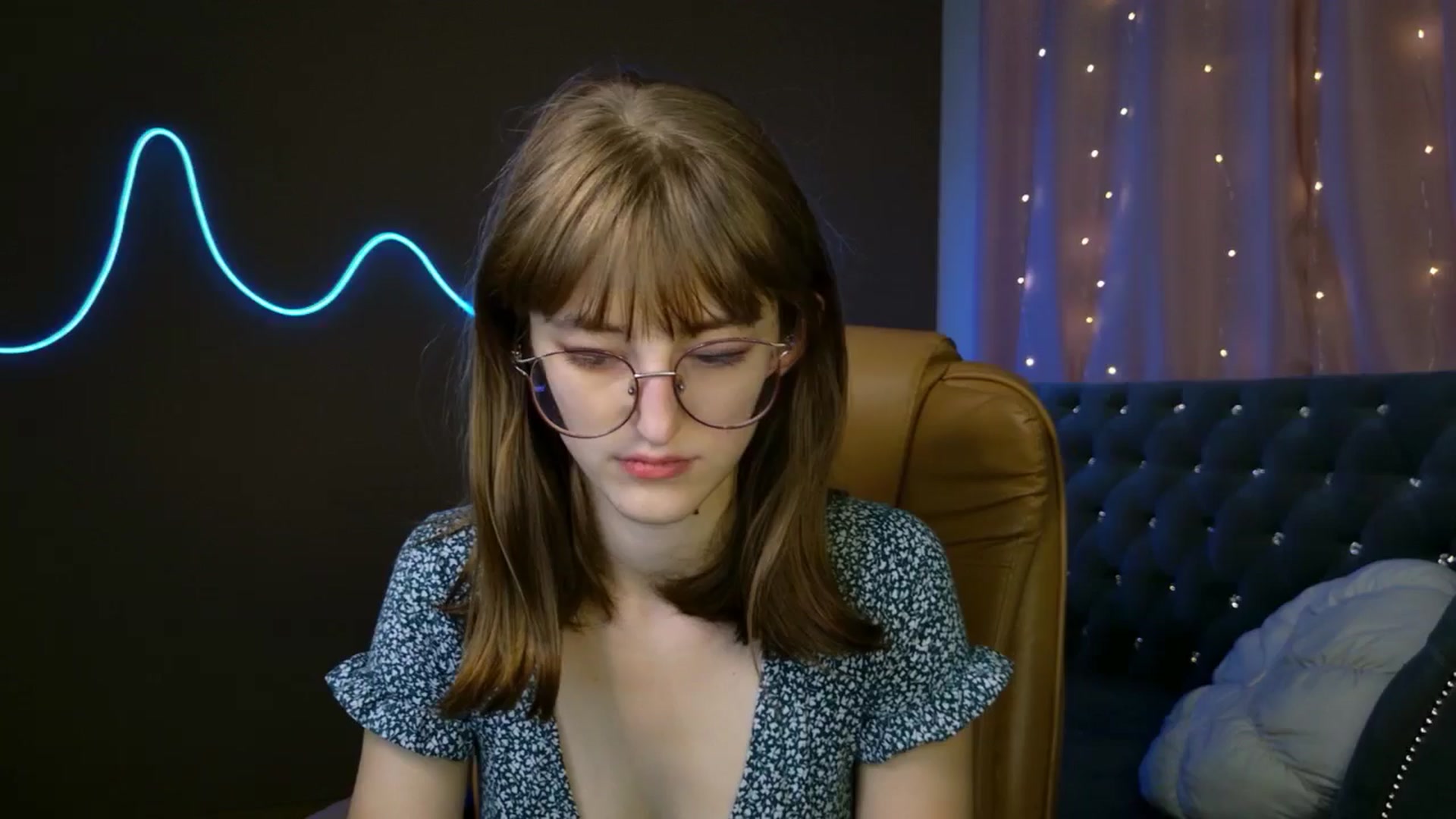 Gallery image thumbnail from EmyLure's myfreecams stream on, 09/23/2025, 16:10 image 5 of 20