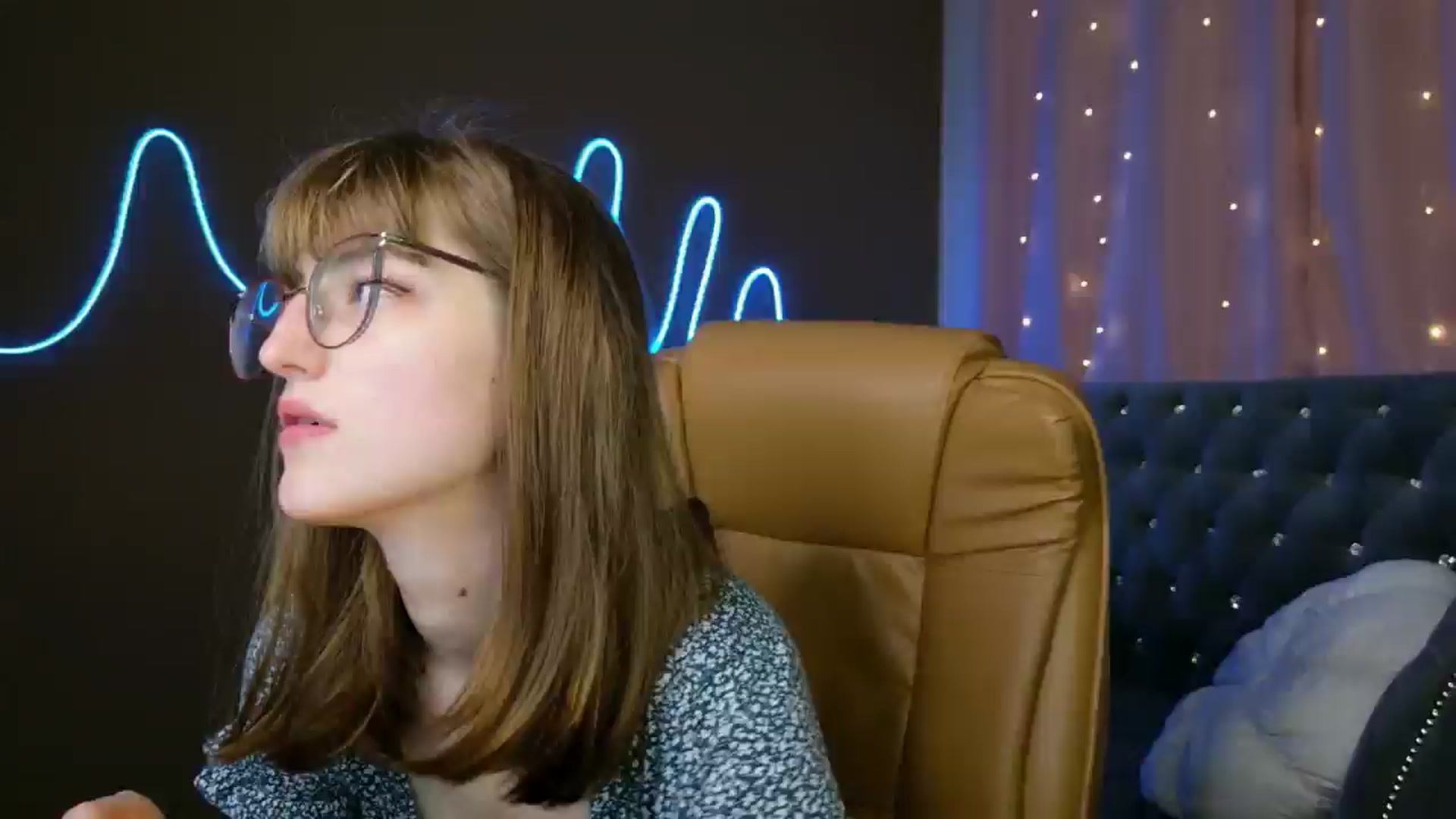 Gallery image thumbnail from EmyLure's myfreecams stream on, 09/23/2025, 16:10 image 3 of 20