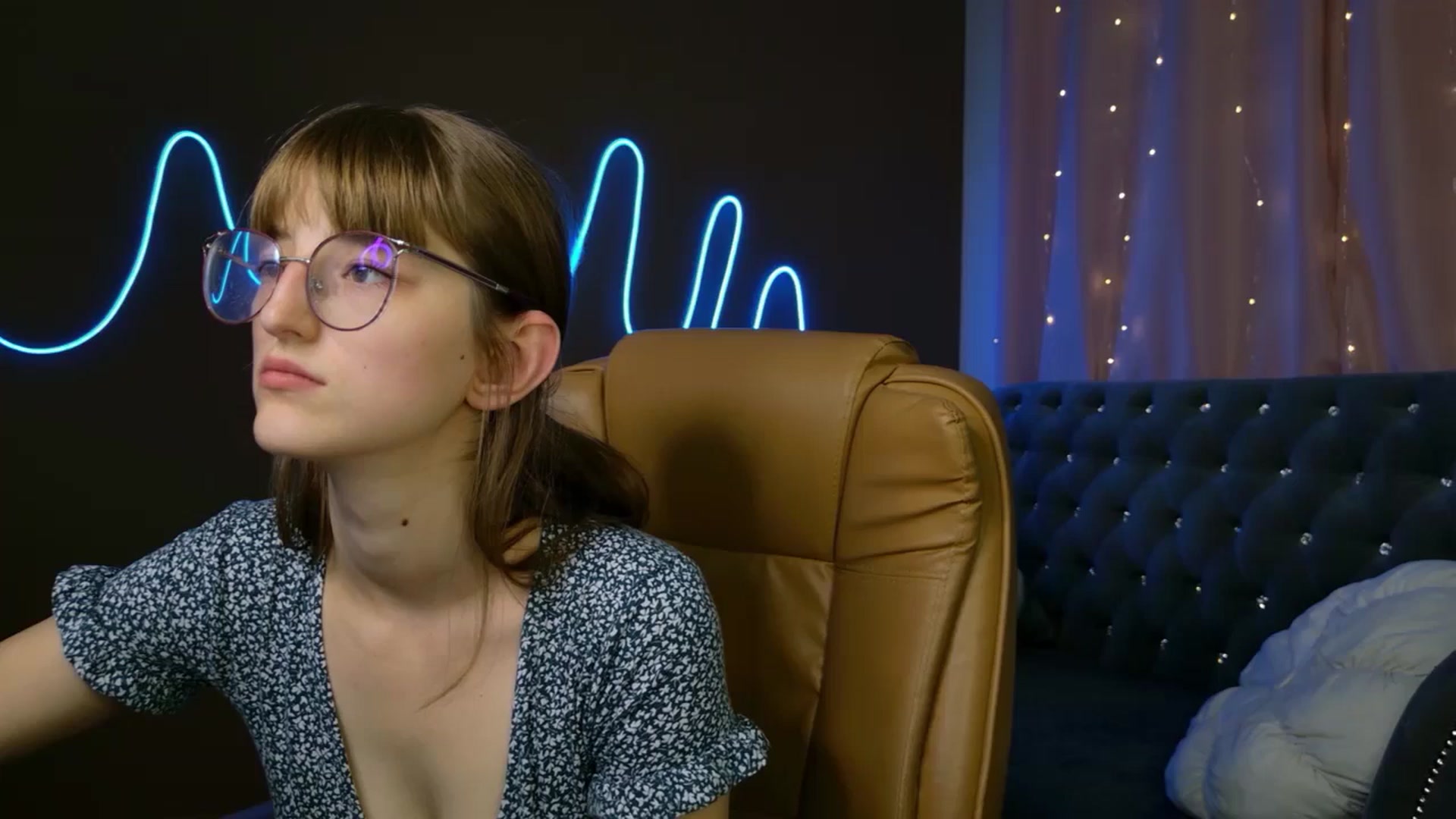 Gallery image thumbnail from EmyLure's myfreecams stream on, 09/23/2025, 17:11 image 20 of 20
