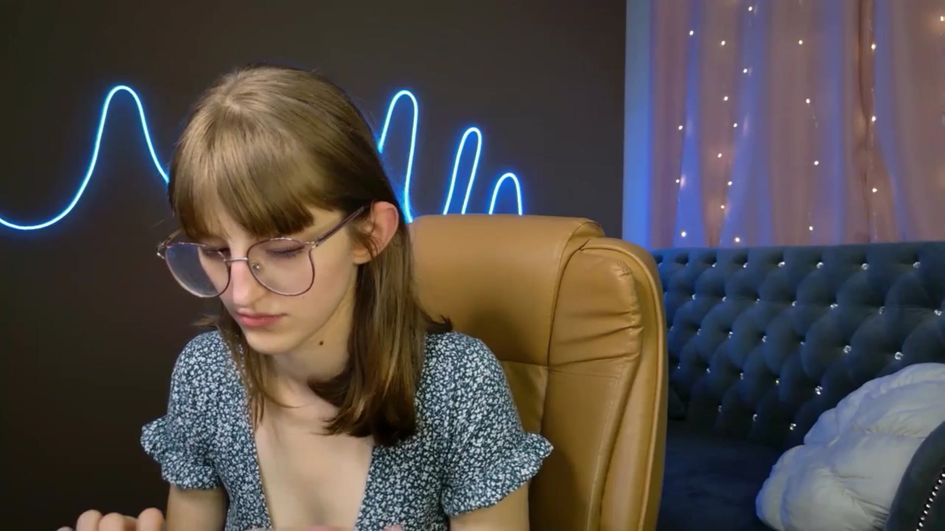 Gallery image thumbnail from EmyLure's myfreecams stream on, 09/23/2025, 17:11 image 19 of 20