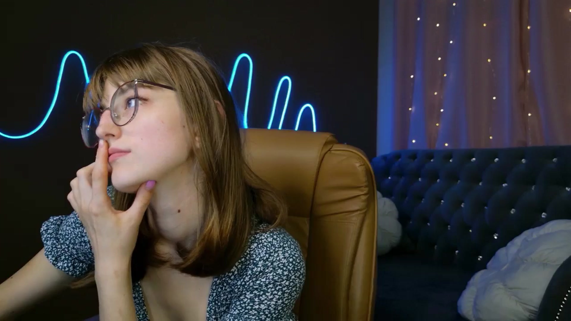 Gallery image thumbnail from EmyLure's myfreecams stream on, 09/23/2025, 17:11 image 13 of 20