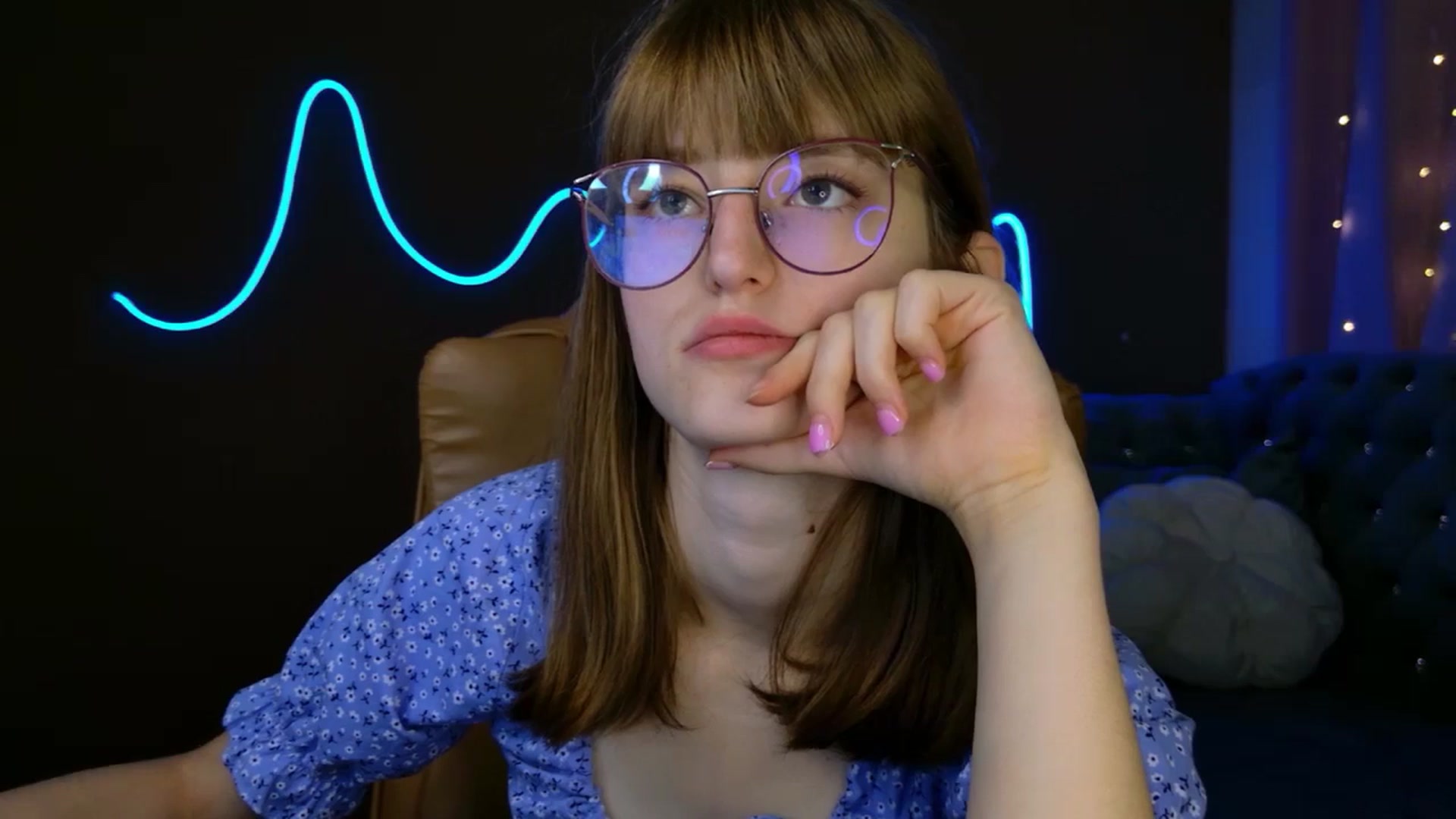 Gallery image thumbnail from EmyLure's myfreecams stream on, 09/25/2025, 15:57 image 19 of 20