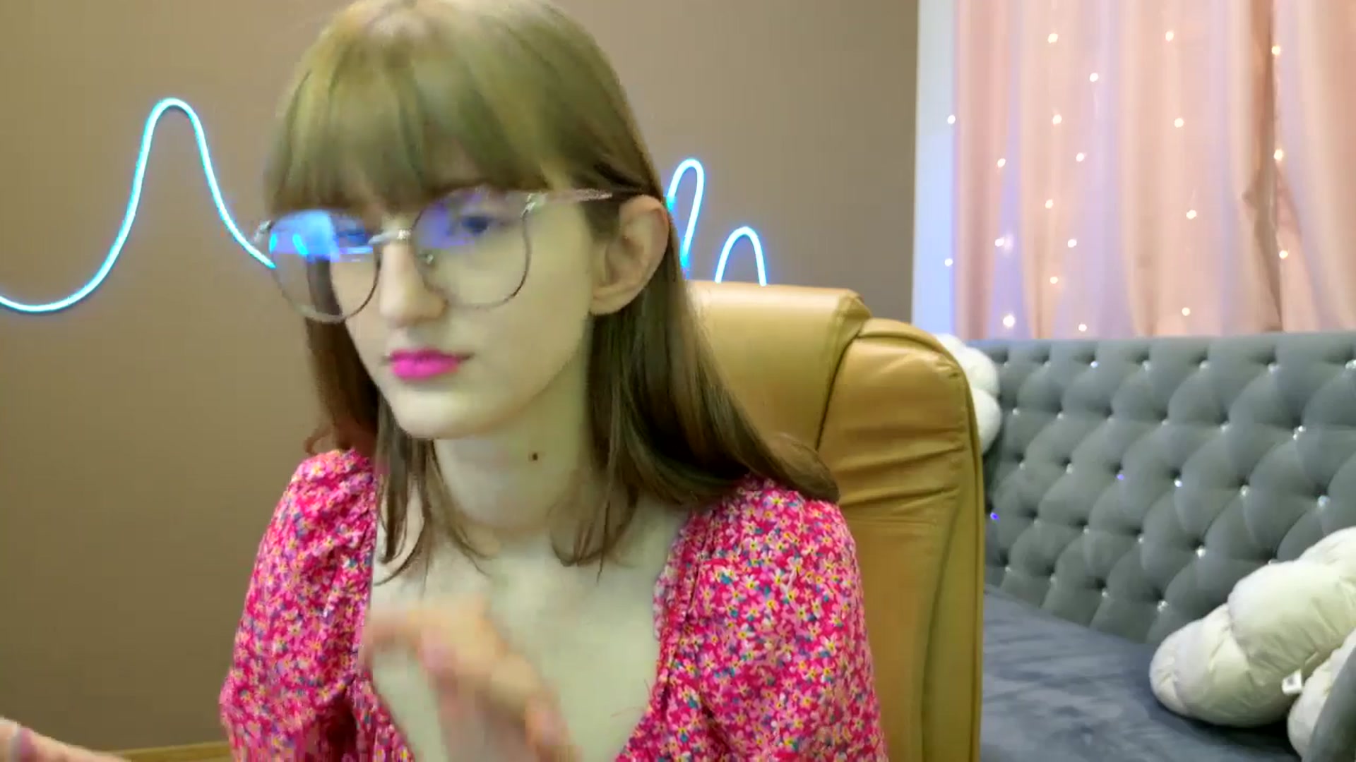 Gallery image thumbnail from EmyLure's myfreecams stream on, 10/11/2025, 14:07 image 6 of 20