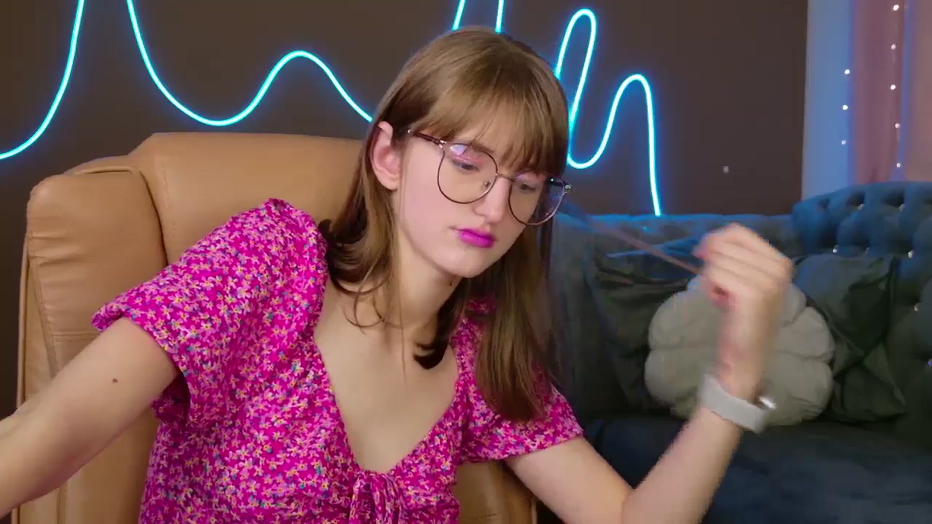 Gallery image thumbnail from EmyLure's myfreecams stream on, 10/19/2025, 17:46 image 19 of 20