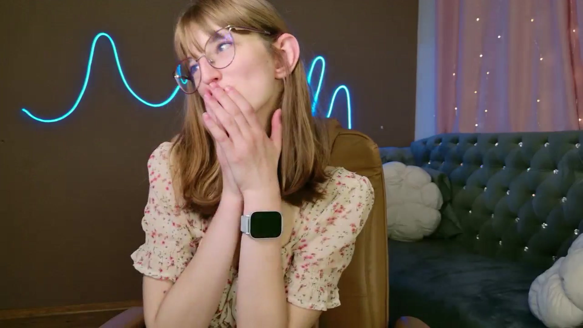 Gallery image thumbnail from EmyLure's myfreecams stream on, 10/25/2025, 16:33 image 13 of 20