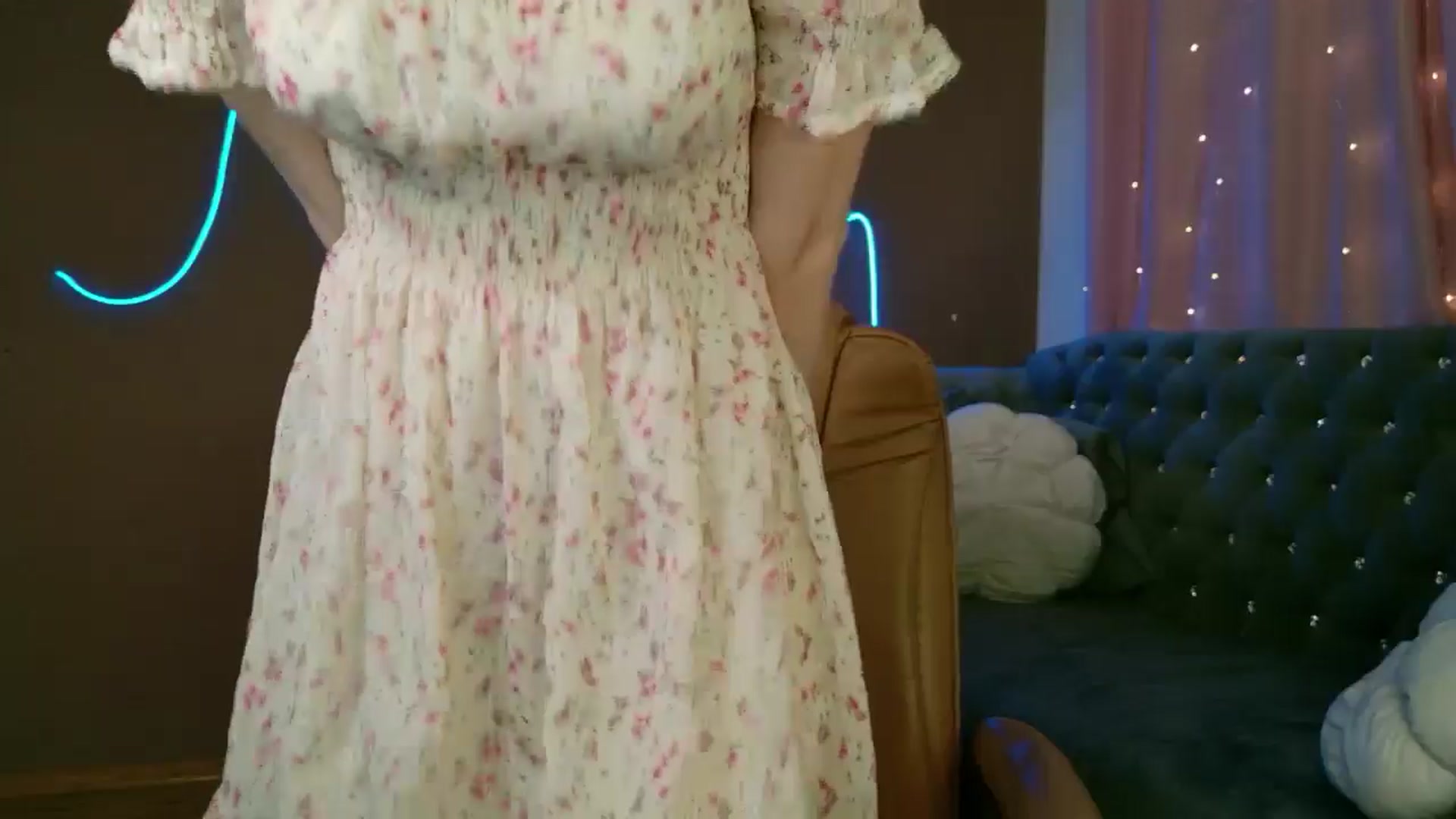 Gallery image thumbnail from EmyLure's myfreecams stream on, 10/25/2025, 16:33 image 10 of 20