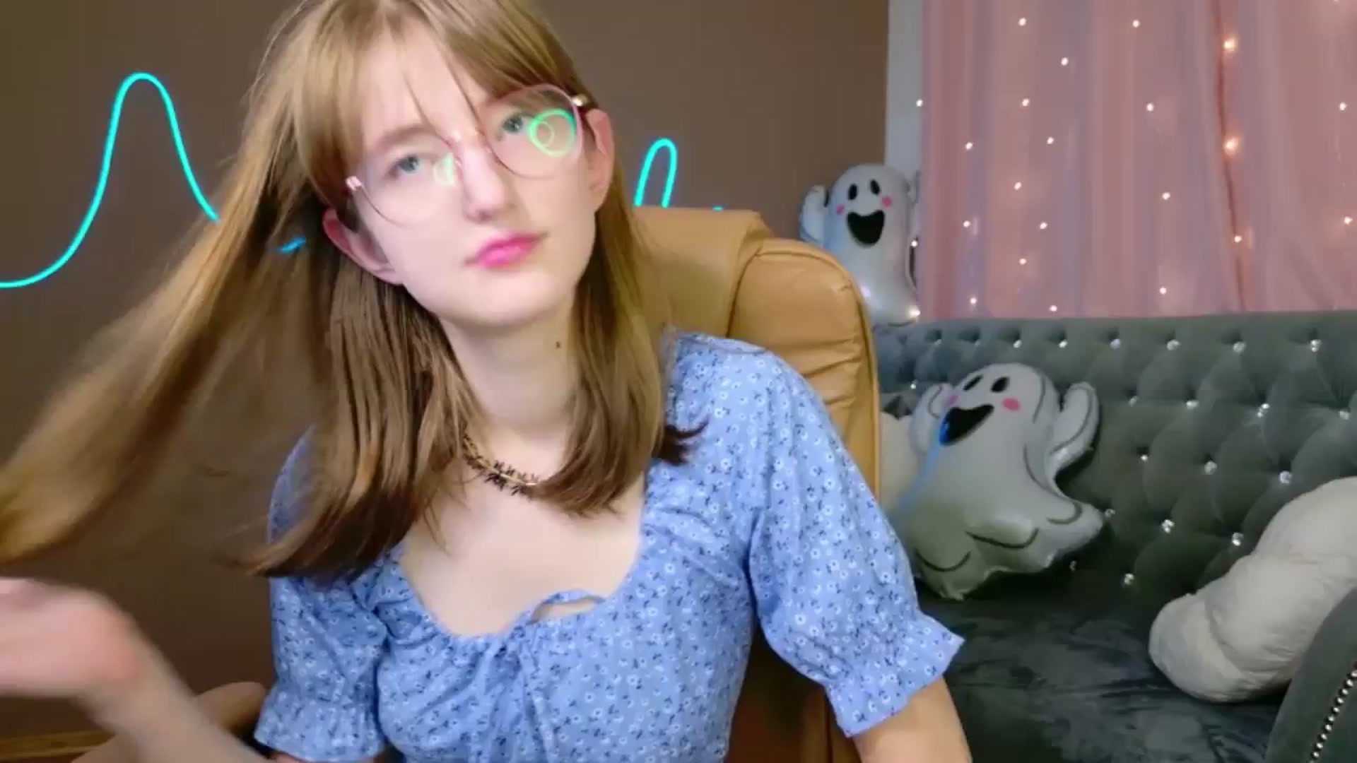 Gallery image thumbnail from EmyLure's myfreecams stream on, 11/01/2025, 20:03 image 1 of 20