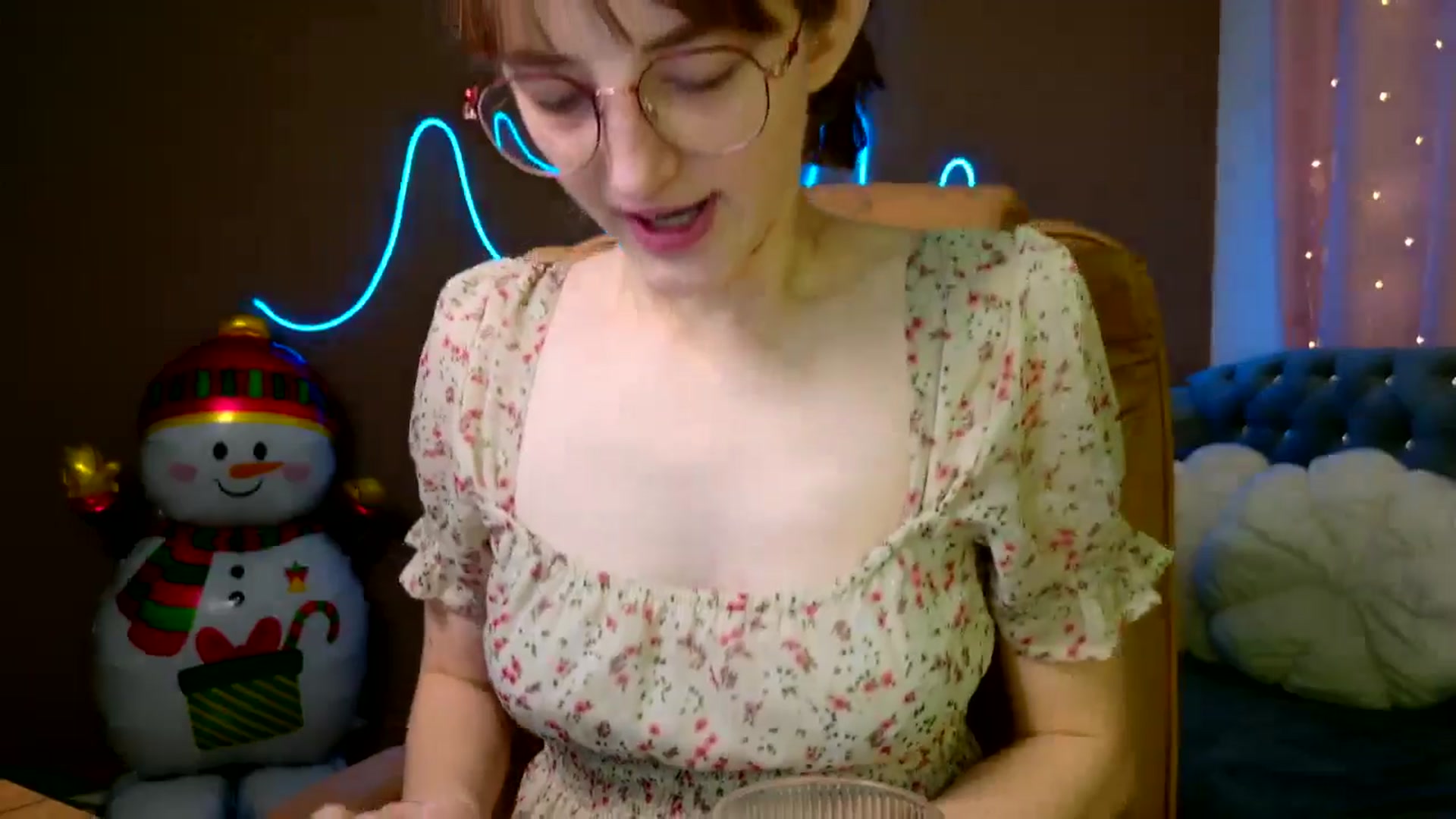 Gallery image thumbnail from EmyLure's myfreecams stream on, 11/27/2025, 20:07 image 19 of 20
