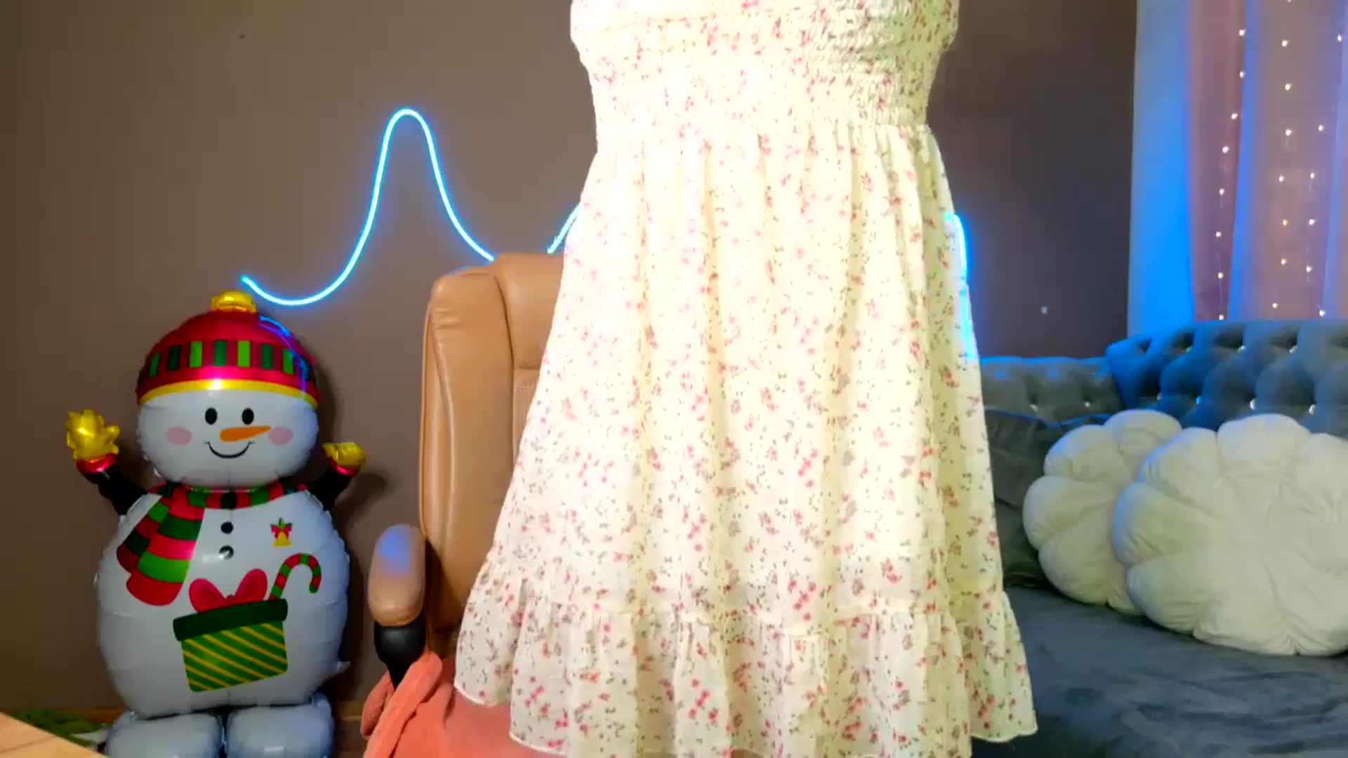 Gallery image thumbnail from EmyLure's myfreecams stream on, 11/27/2025, 20:07 image 20 of 20