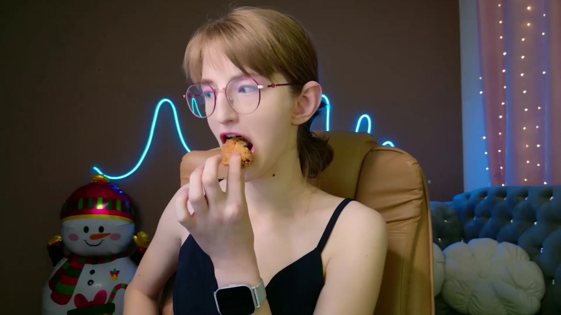 Gallery image thumbnail from EmyLure's myfreecams stream on, 12/02/2025, 20:33 image 1 of 20