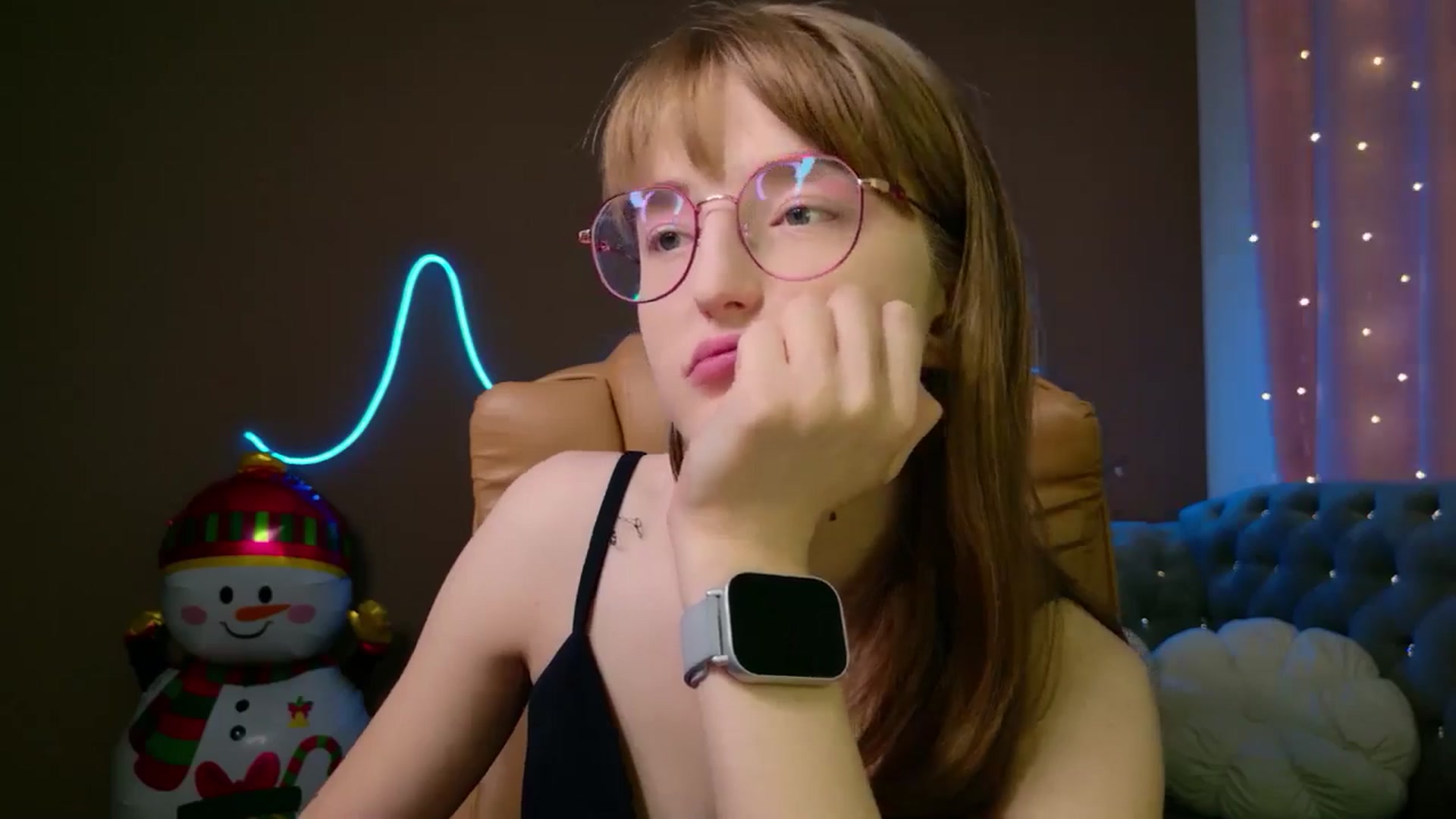 Gallery image thumbnail from EmyLure's myfreecams stream on, 12/02/2025, 20:33 image 20 of 20