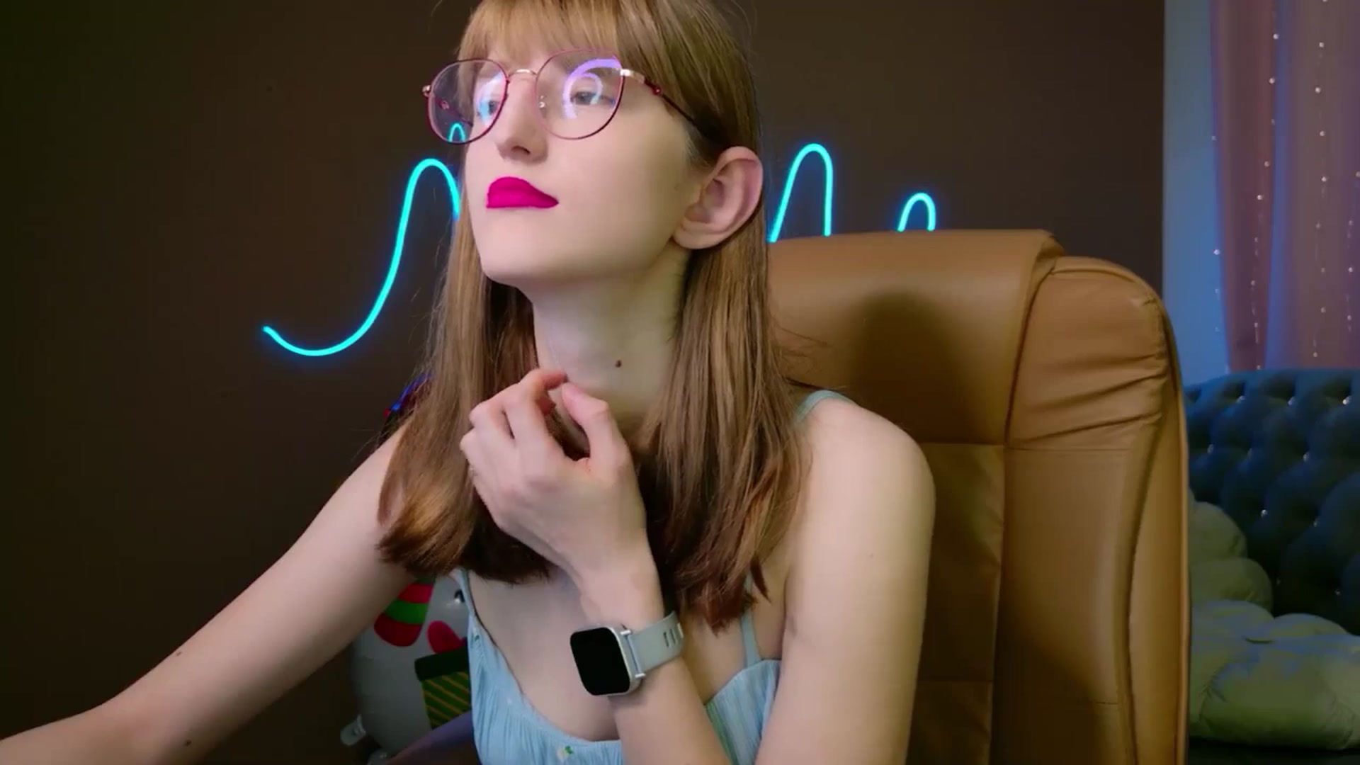 Gallery image thumbnail from EmyLure's myfreecams stream on, 12/06/2025, 18:54 image 11 of 20