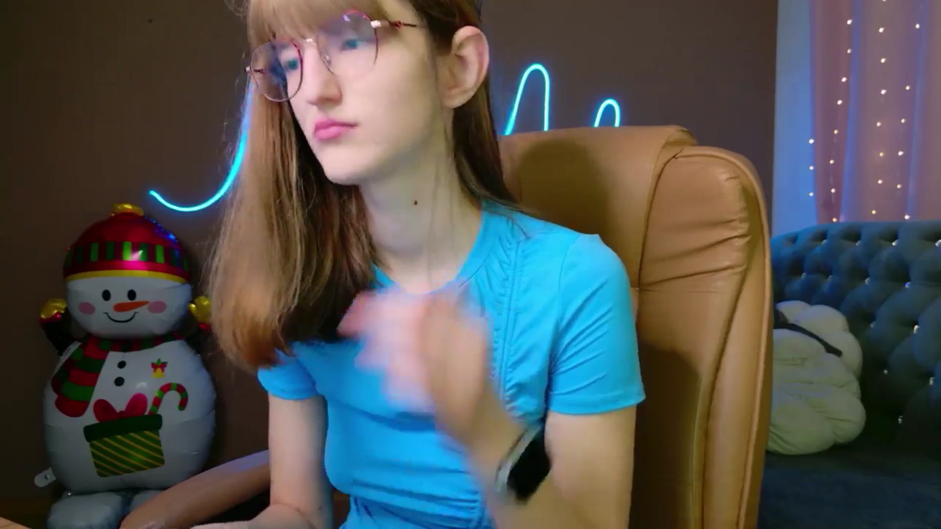 Gallery image thumbnail from EmyLure's myfreecams stream on, 12/07/2025, 16:51 image 12 of 20