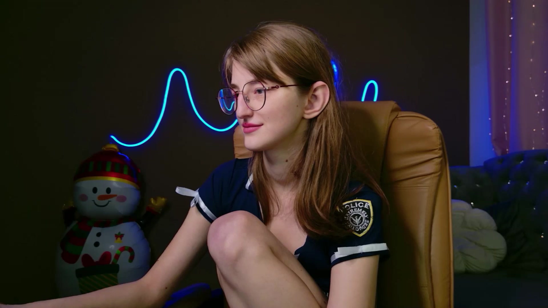 Gallery image thumbnail from EmyLure's myfreecams stream on, 12/29/2025, 11:06 image 17 of 20