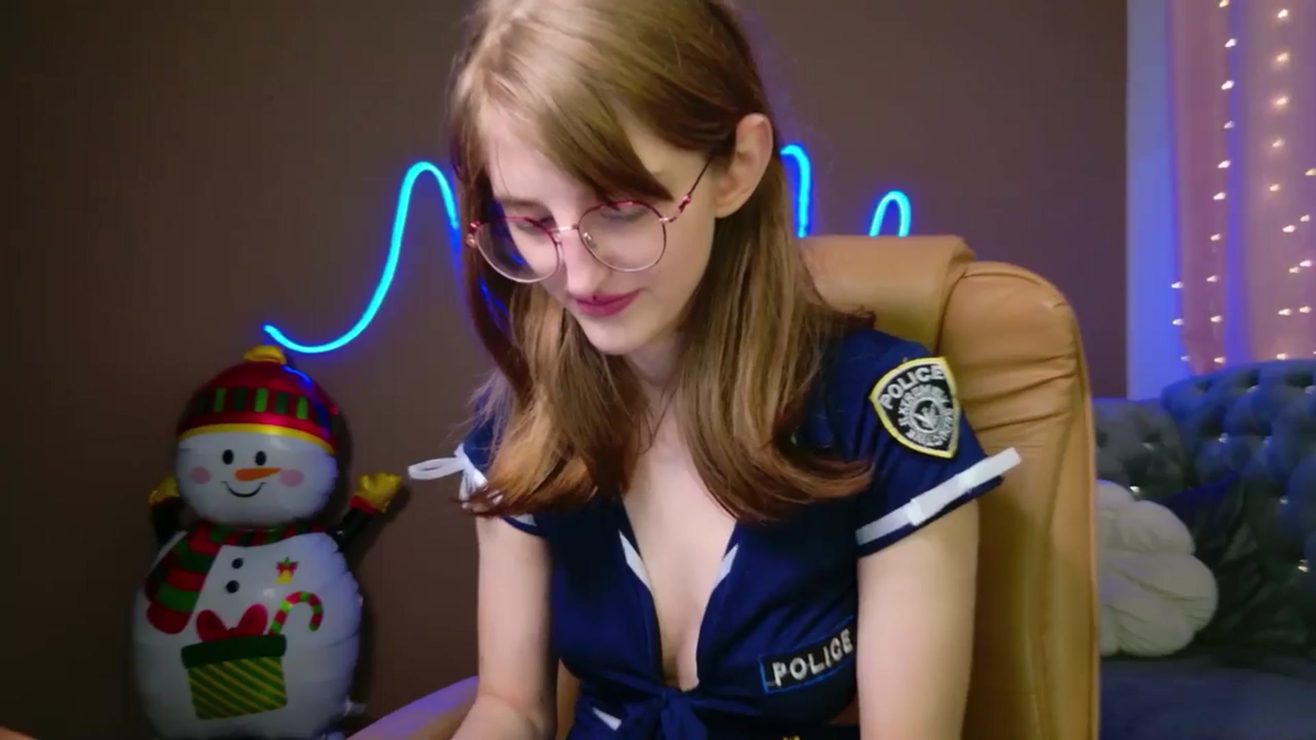 Gallery image thumbnail from EmyLure's myfreecams stream on, 12/29/2025, 11:06 image 15 of 20