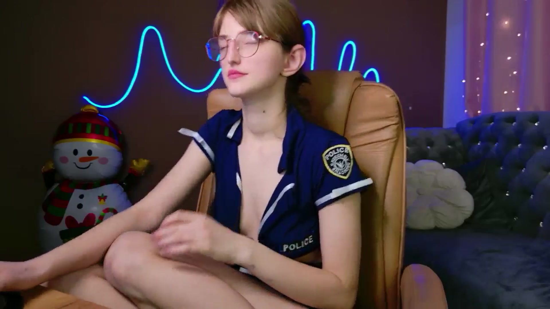 Gallery image thumbnail from EmyLure's myfreecams stream on, 12/29/2025, 12:30 image 14 of 20