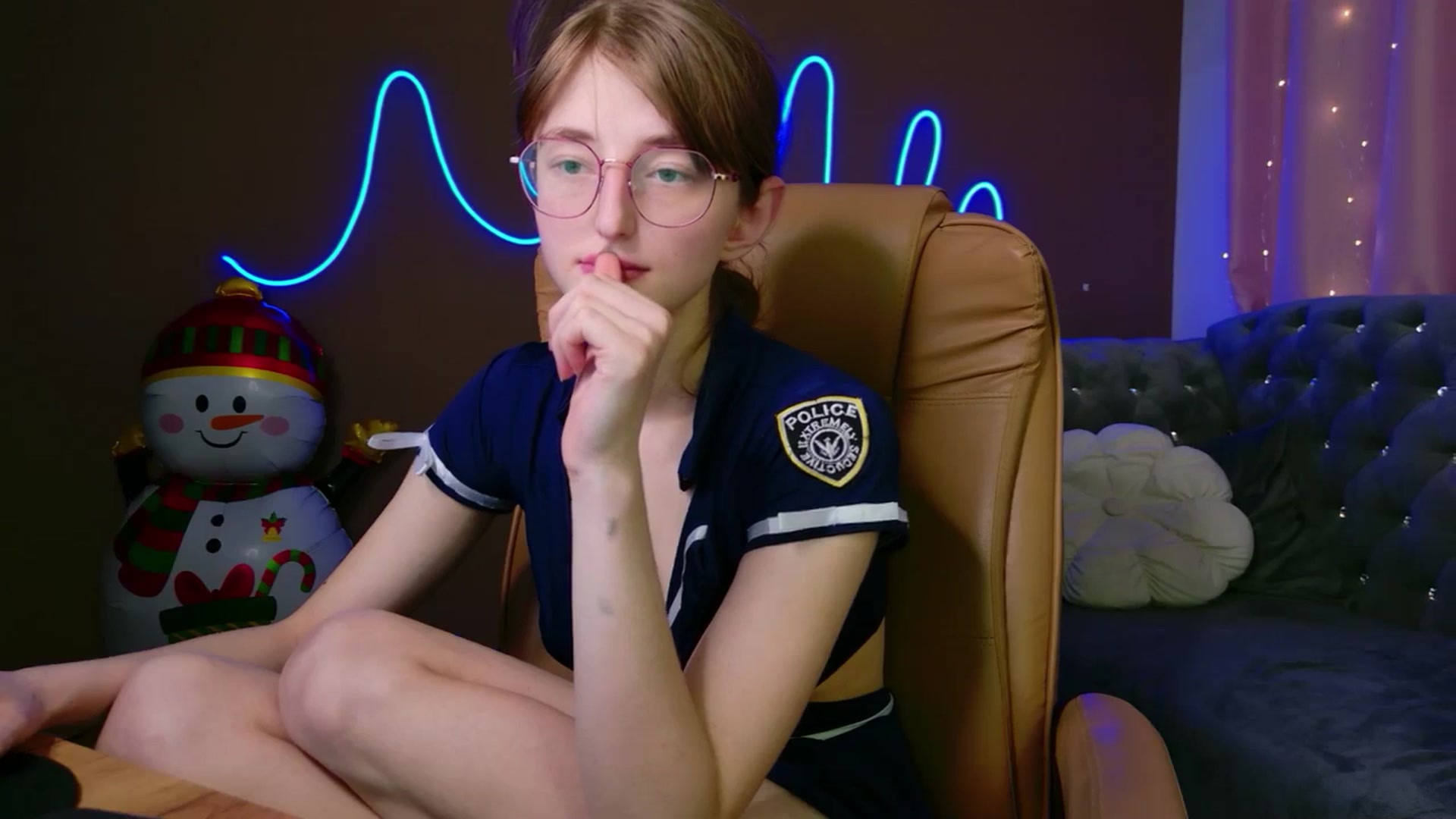 Gallery image thumbnail from EmyLure's myfreecams stream on, 12/29/2025, 12:30 image 12 of 20