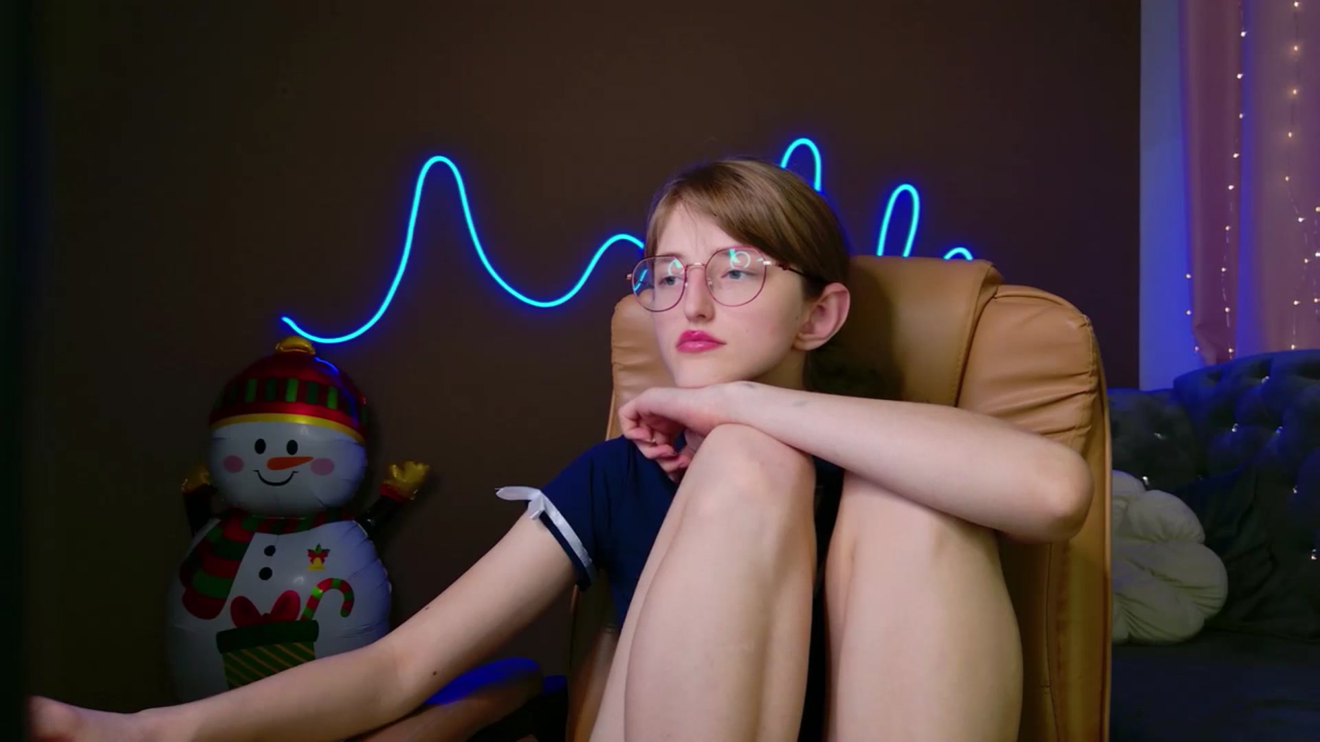 Gallery image thumbnail from EmyLure's myfreecams stream on, 12/29/2025, 13:48 image 14 of 20