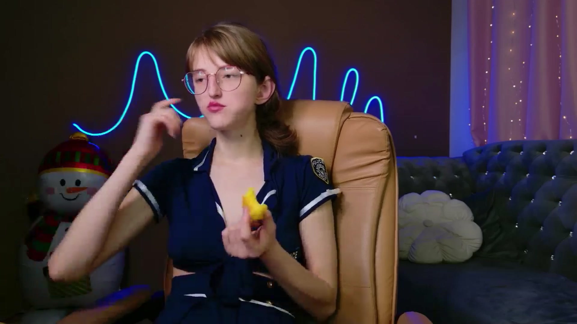 Gallery image thumbnail from EmyLure's myfreecams stream on, 12/29/2025, 15:29 image 15 of 20