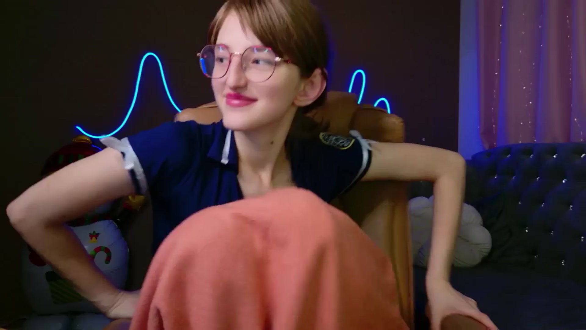 Gallery image thumbnail from EmyLure's myfreecams stream on, 12/29/2025, 15:29 image 10 of 20