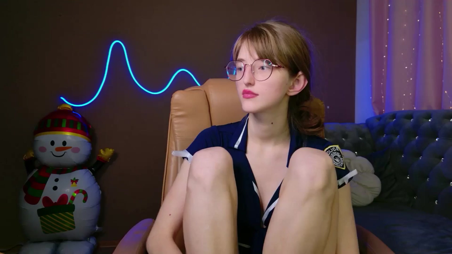 Gallery image thumbnail from EmyLure's myfreecams stream on, 12/29/2025, 15:29 image 20 of 20